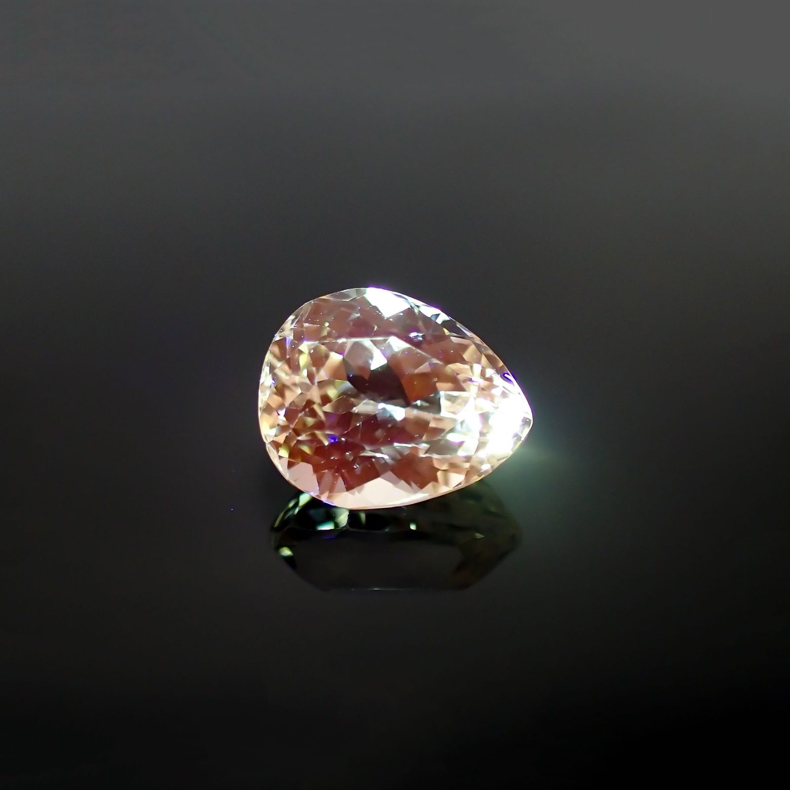イエロースポジュミン(宝石名スポジュミン)アフガニスタン産 4.59ct 識別済[251113702]11x8.8mm前後
