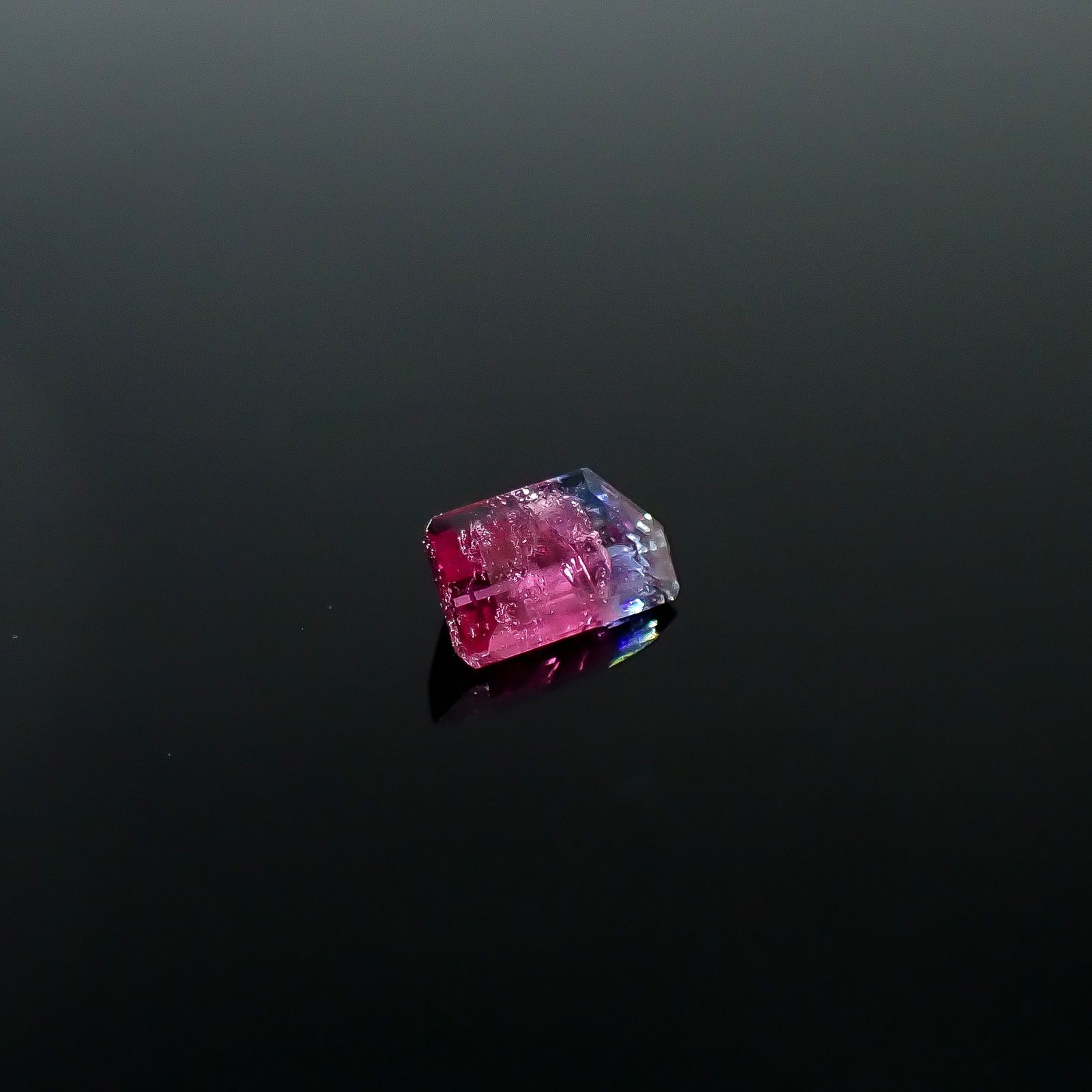 ◇カスタムカット◇バイカラーパライバトルマリン 非加熱(宝石名トルマリン/別名パライバ・トルマリン)ブラジル産 GIA鑑付 0.25ct / 4.86x2.98mm前後 [251031349]