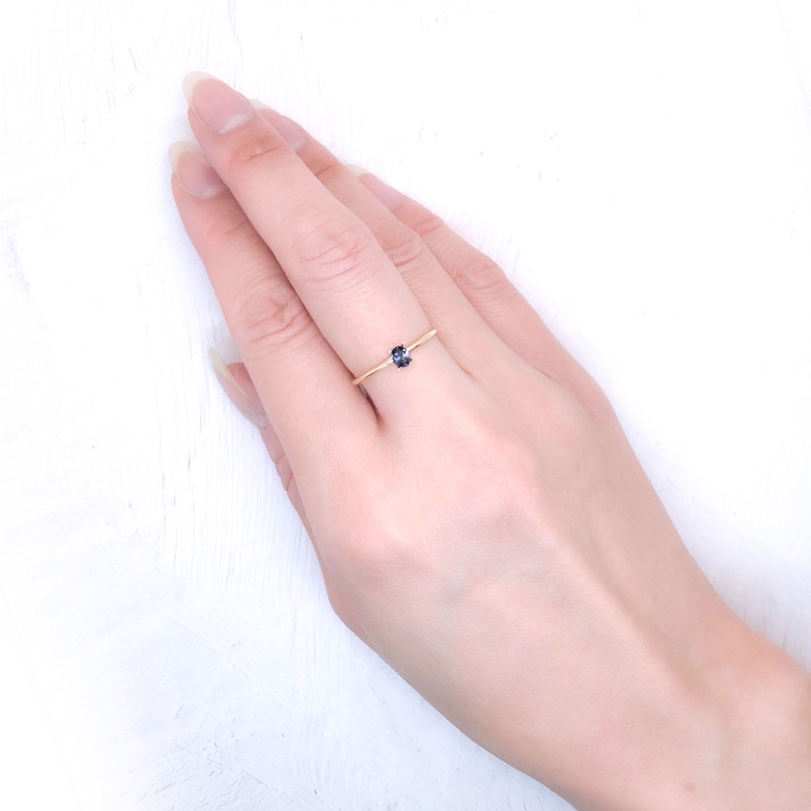 ベニトアイト アメリカ・カリフォルニア州産 0.16ct / 4x3mm前後 [251231462]