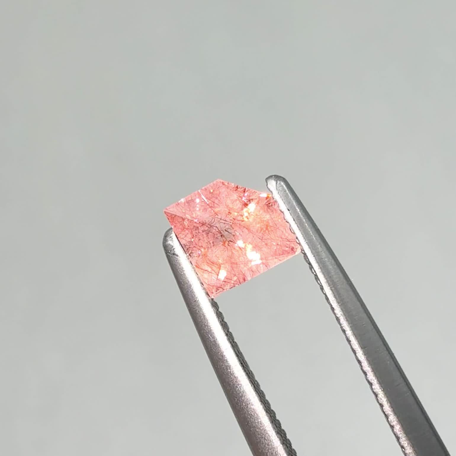 ◇カスタムカット◇ストロベリークォーツ カザフスタン産 0.35ct