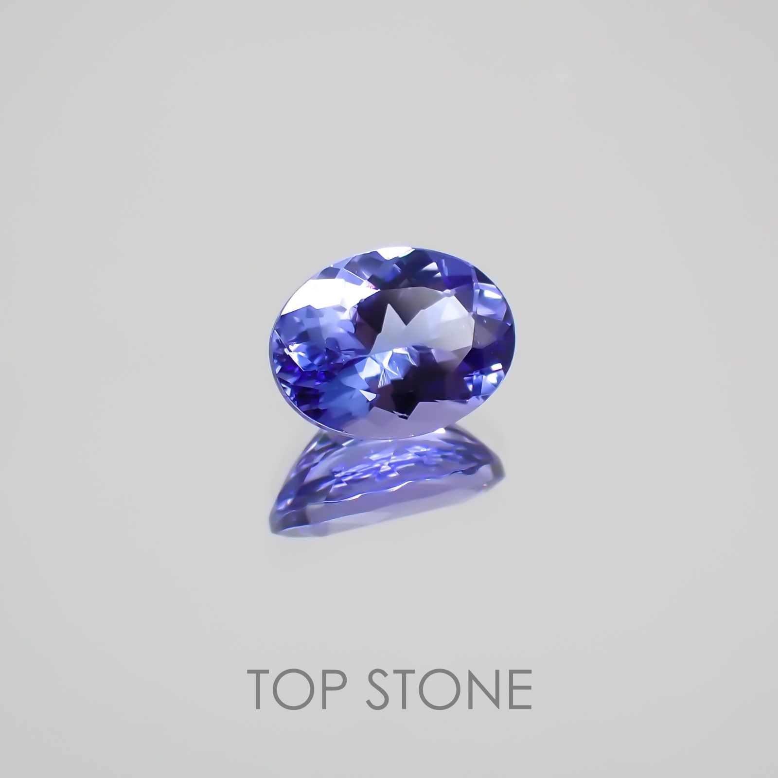 タンザナイト(宝石名タンザナイト) タンザニア産 0.94ct 識別済[210410067]7.1×5.3mm前後