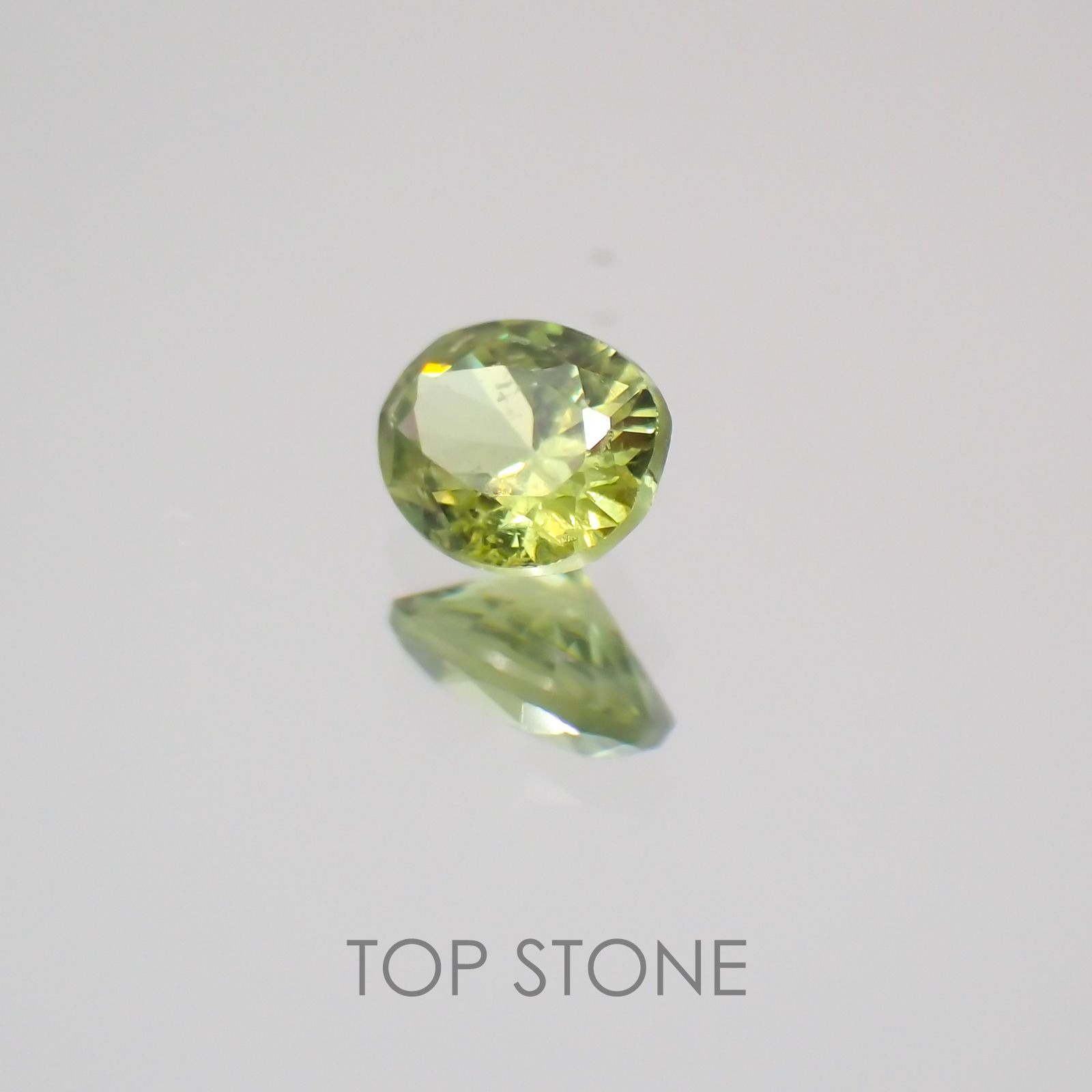 デマントイドガーネット(宝石名デマントイド・ガーネット) ナミビア産 0.18ct 識別済[21059886]3.9×3.1mm前後
