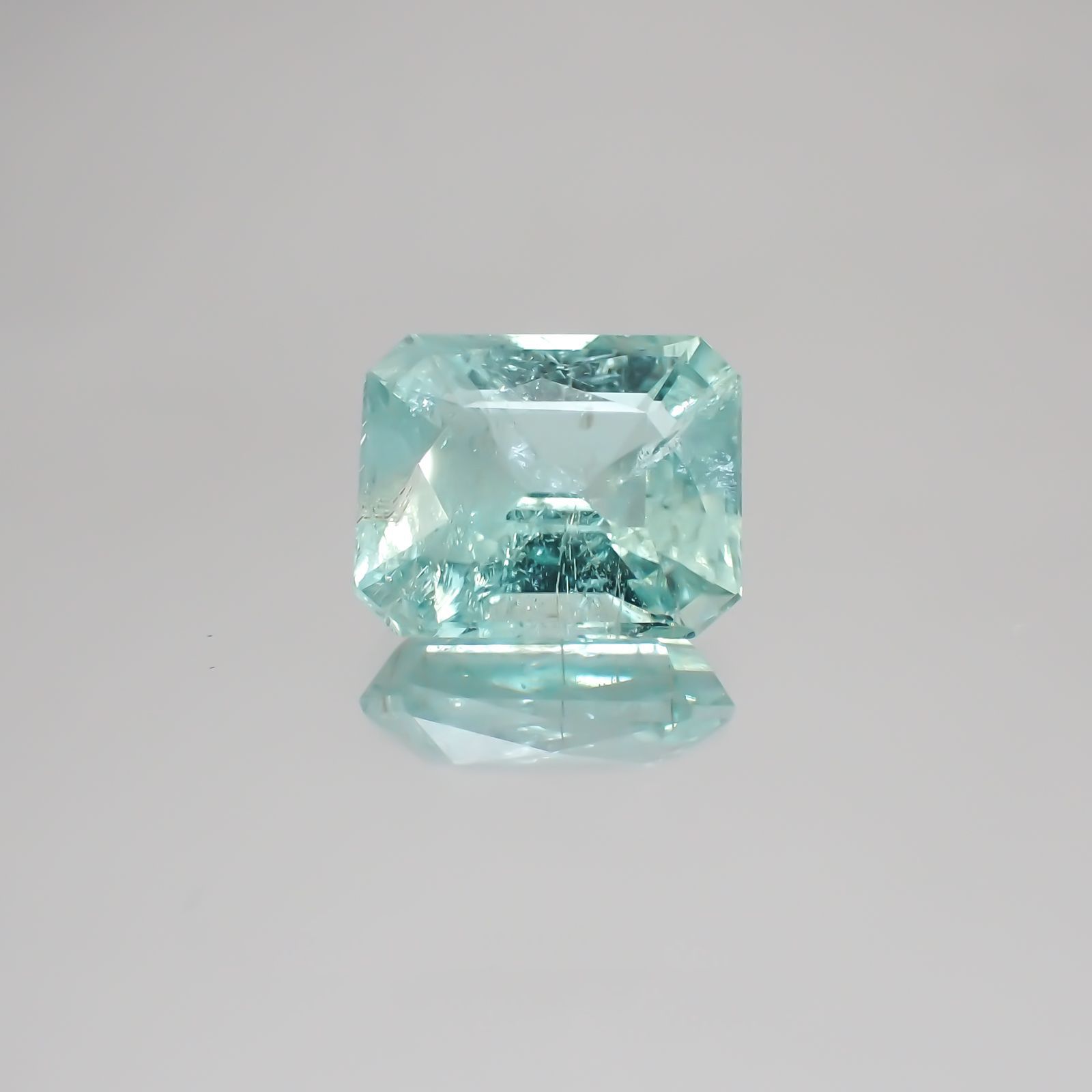 パライバトルマリン(宝石名トルマリン/別名パライバ・トルマリン) モザンビーク産 3.184ct ソ付(宝貴協)[21019385]9.5×8.0mm前後