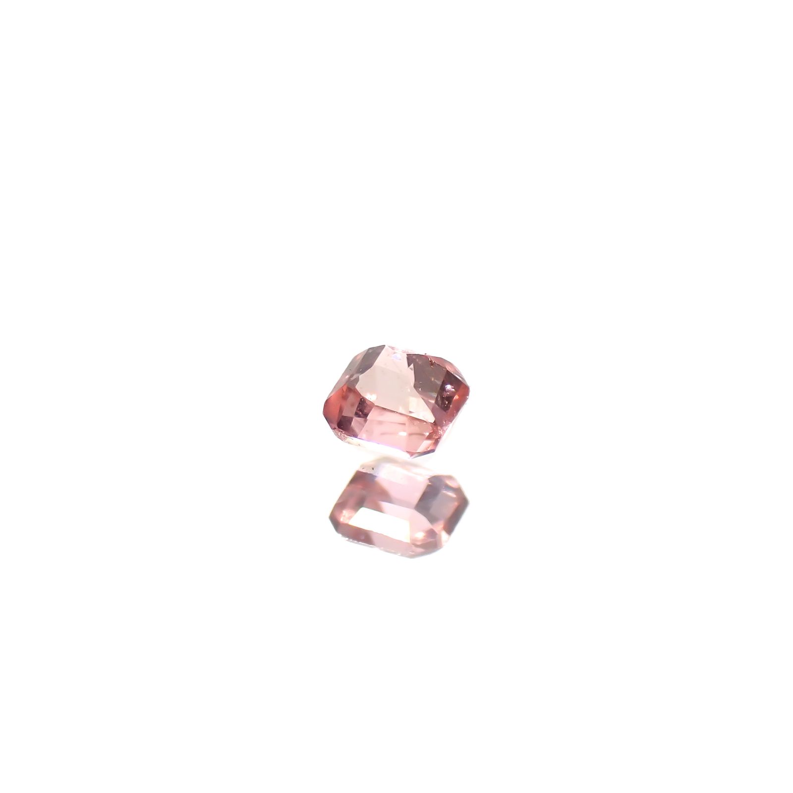 ヴェイリネナイト(宝石名ベイリネナイト)パキスタン産 0.037ct 識別済[240628343]1.9x1.8mm前後