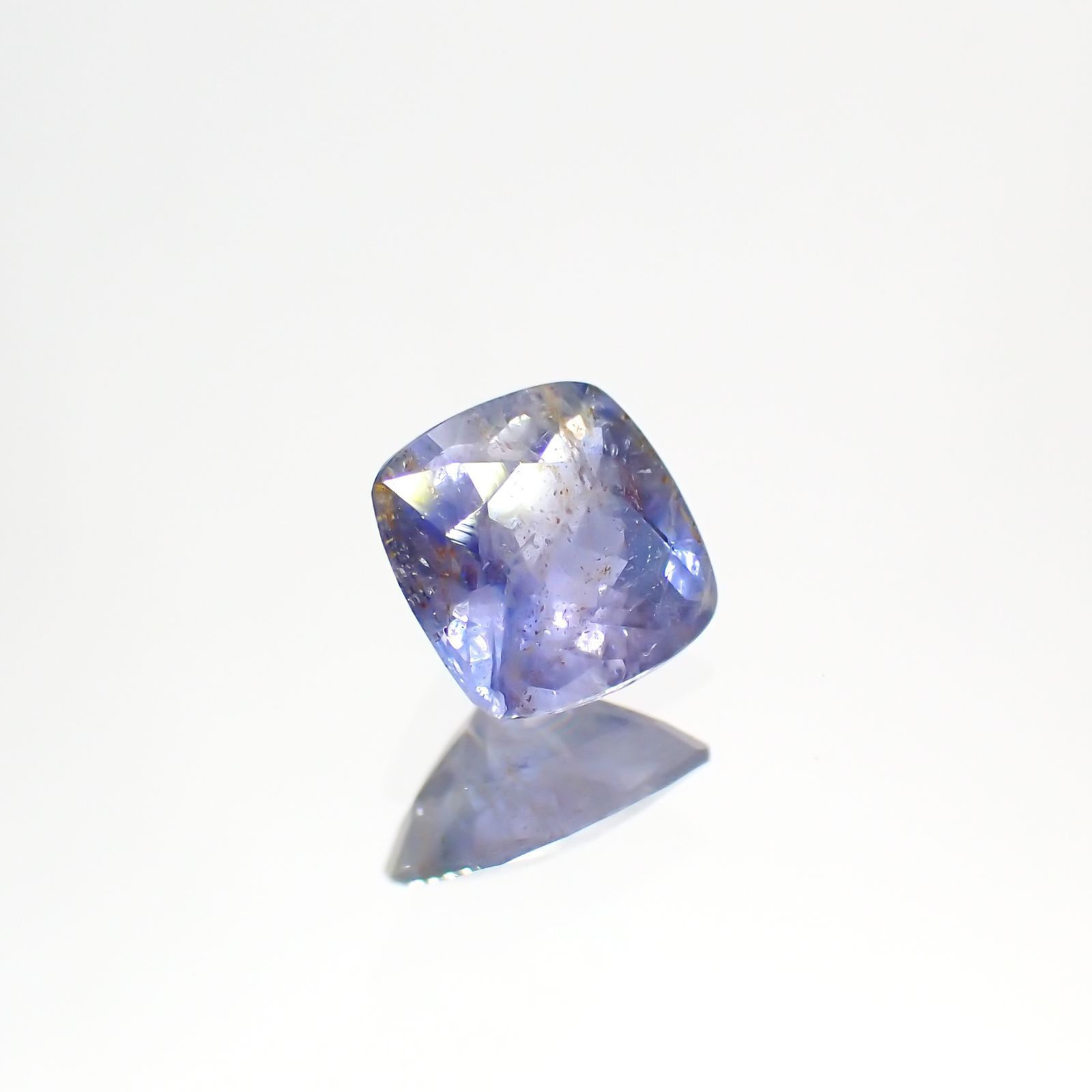 ジェレメジェバイト(宝石名エレメージェバイト)ナミビア産 0.517ct ソ付(彩珠)[220717076]5.1x5mm前後