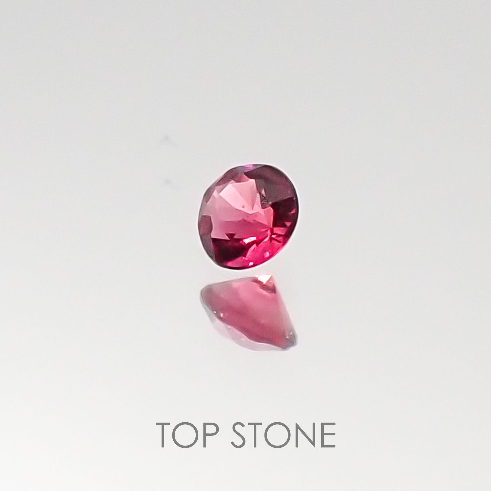 レッドベリル アメリカ・ユタ州産 ルース 0.03ct[20085225]2.1×2.1mm前後