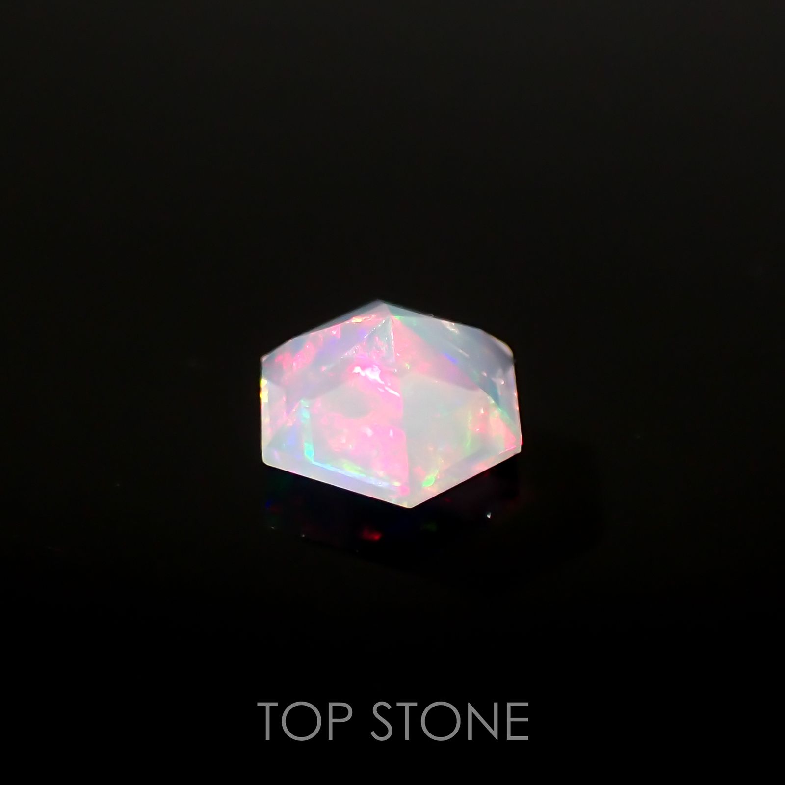 ◇ヘキサゴンカット◇エチオピアオパール(宝石名オパール)エチオピア産 0.29ct 識別済[220115473]4.8x4.7mm前後