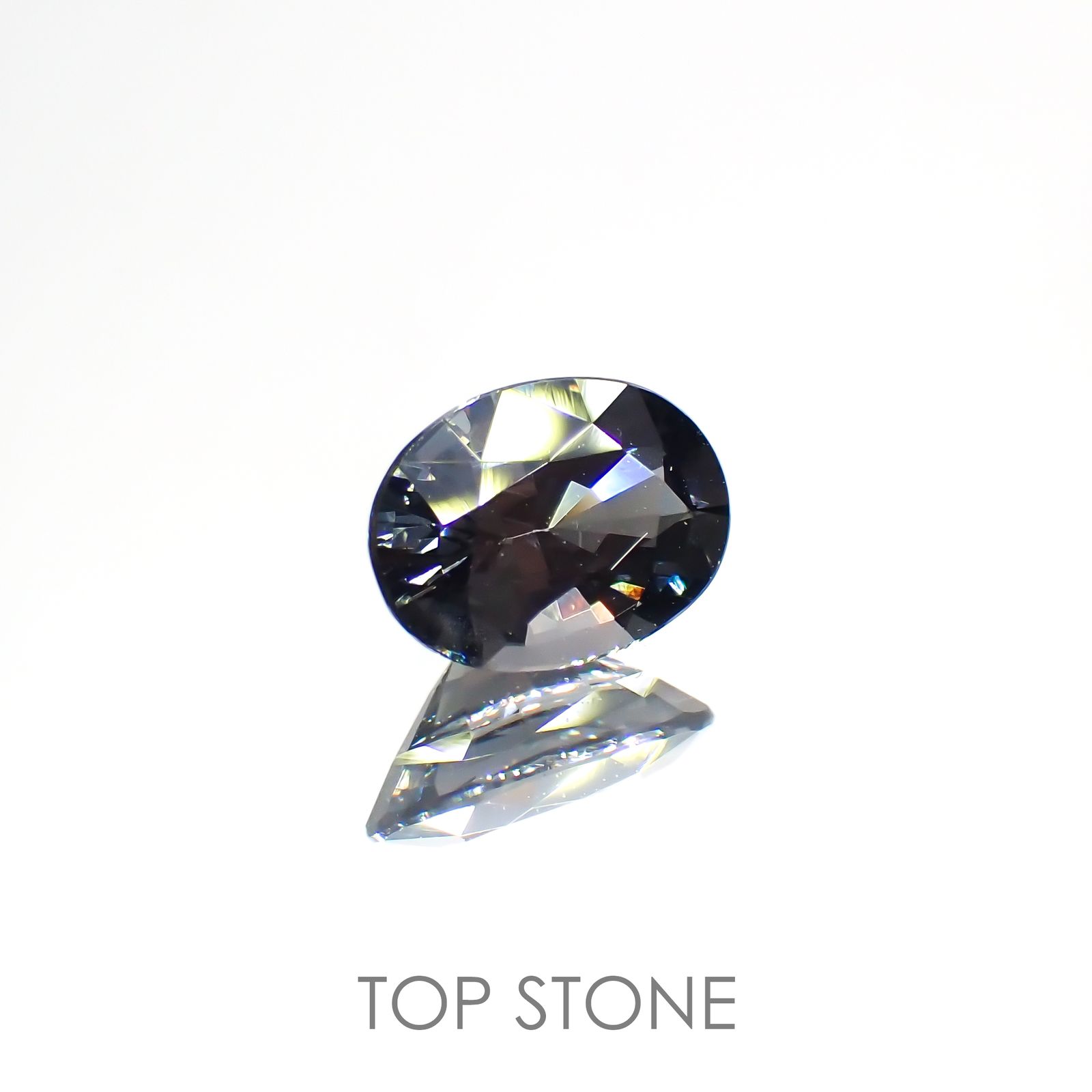 プラチナスピネル(宝石名スピネル)ビルマ産 0.80ct 識別済[220114116]6.6x4.9mm前後