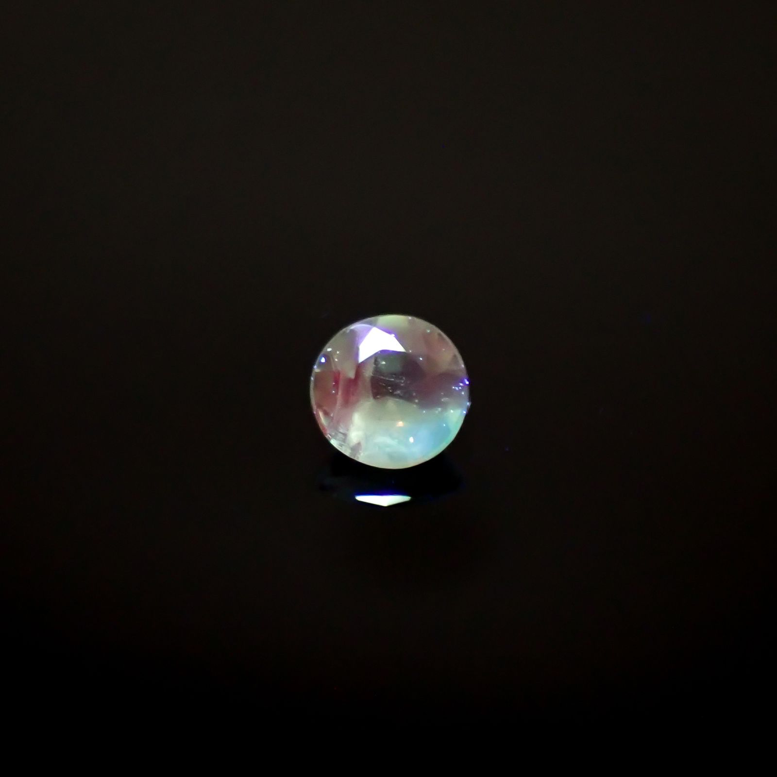 シルキーアレキサンドライト ブラジル産/EmeraldMains社製 0.043ct[240527617]2.2x2.2mm前後