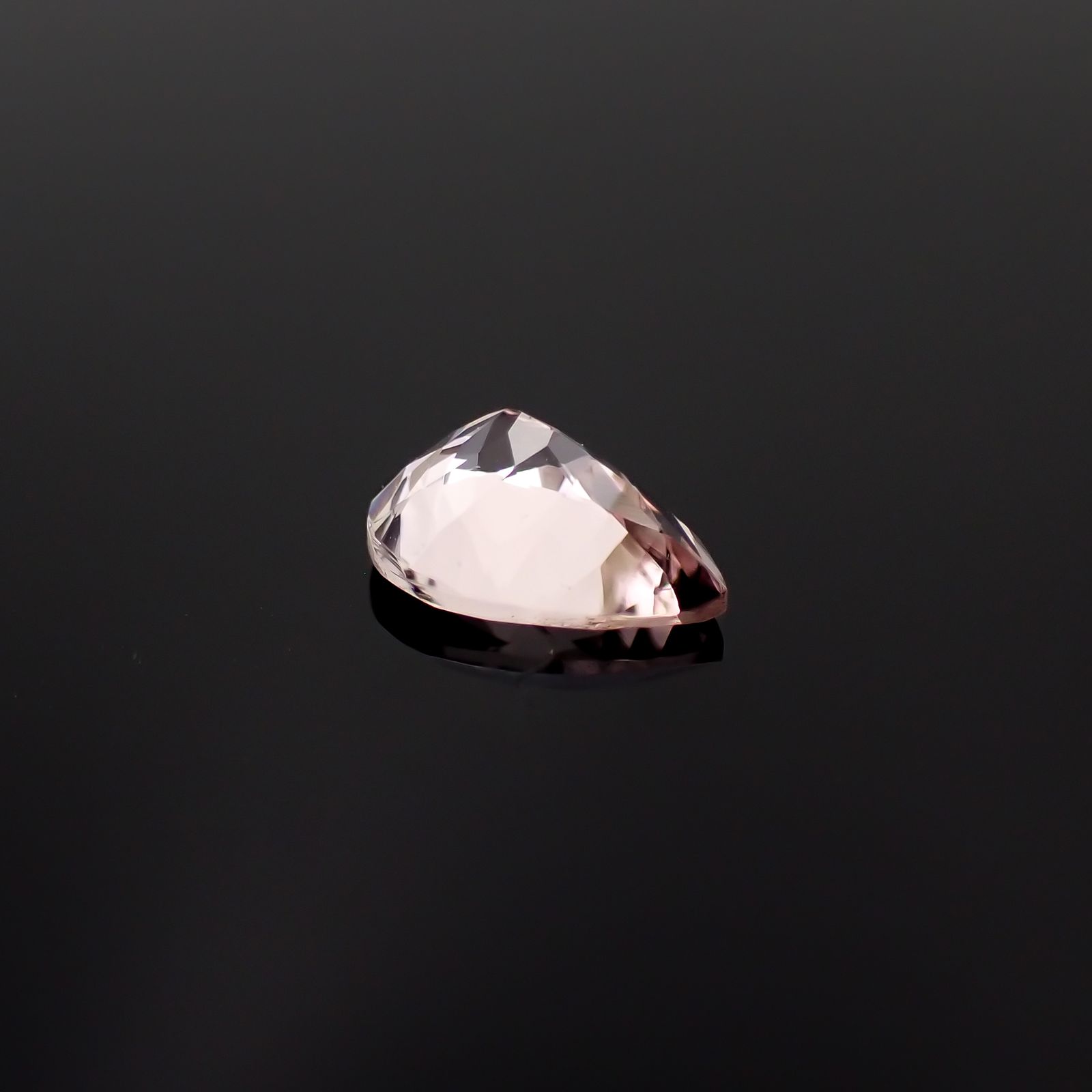 モルガナイト ブラジル産 0.85ct[230421790]8x6mm前後