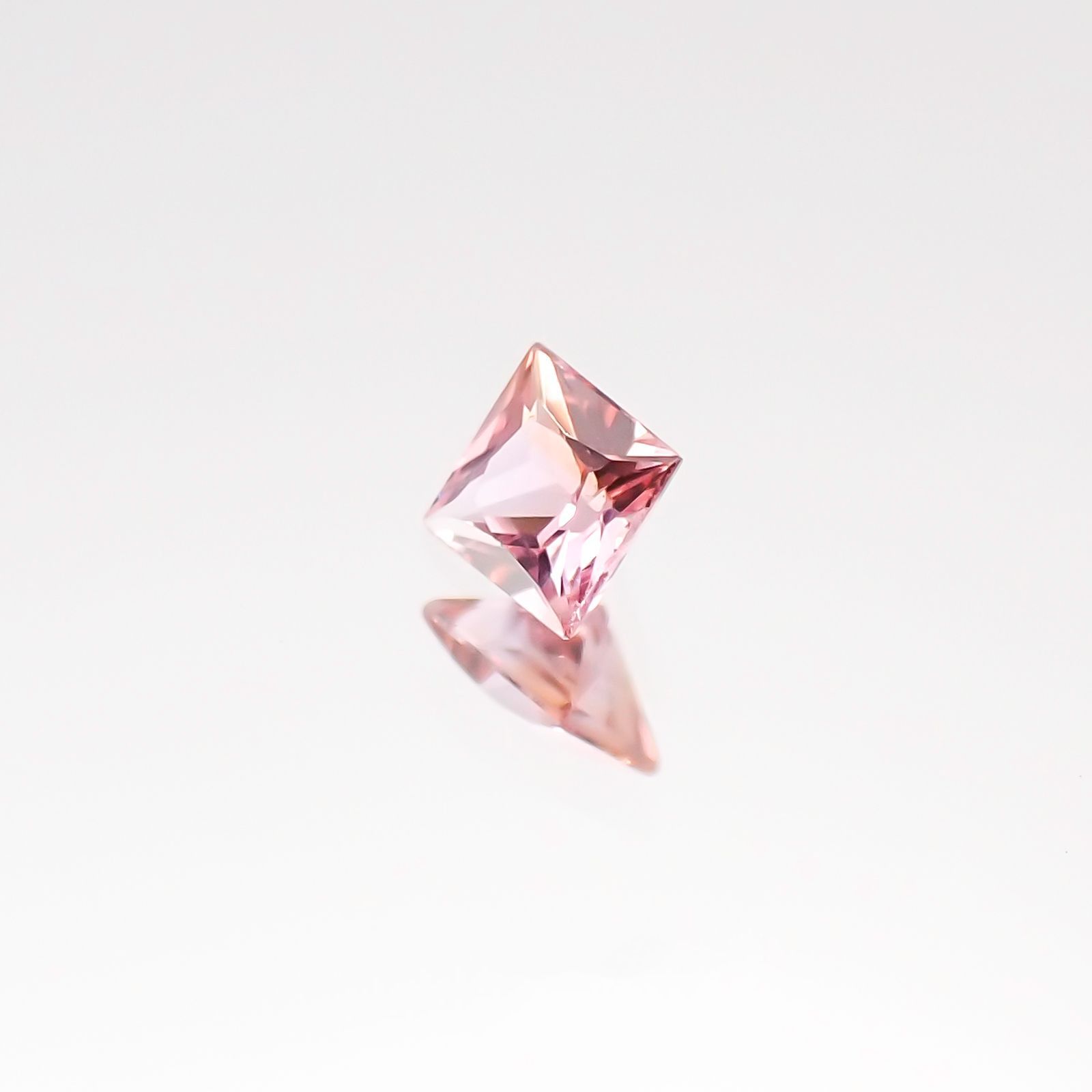 ◇プリンセスカット◇パパラチャサファイア スリランカ産 ルース 0.096ct ソーティング付き[20106947]2.52×2.5mm前後