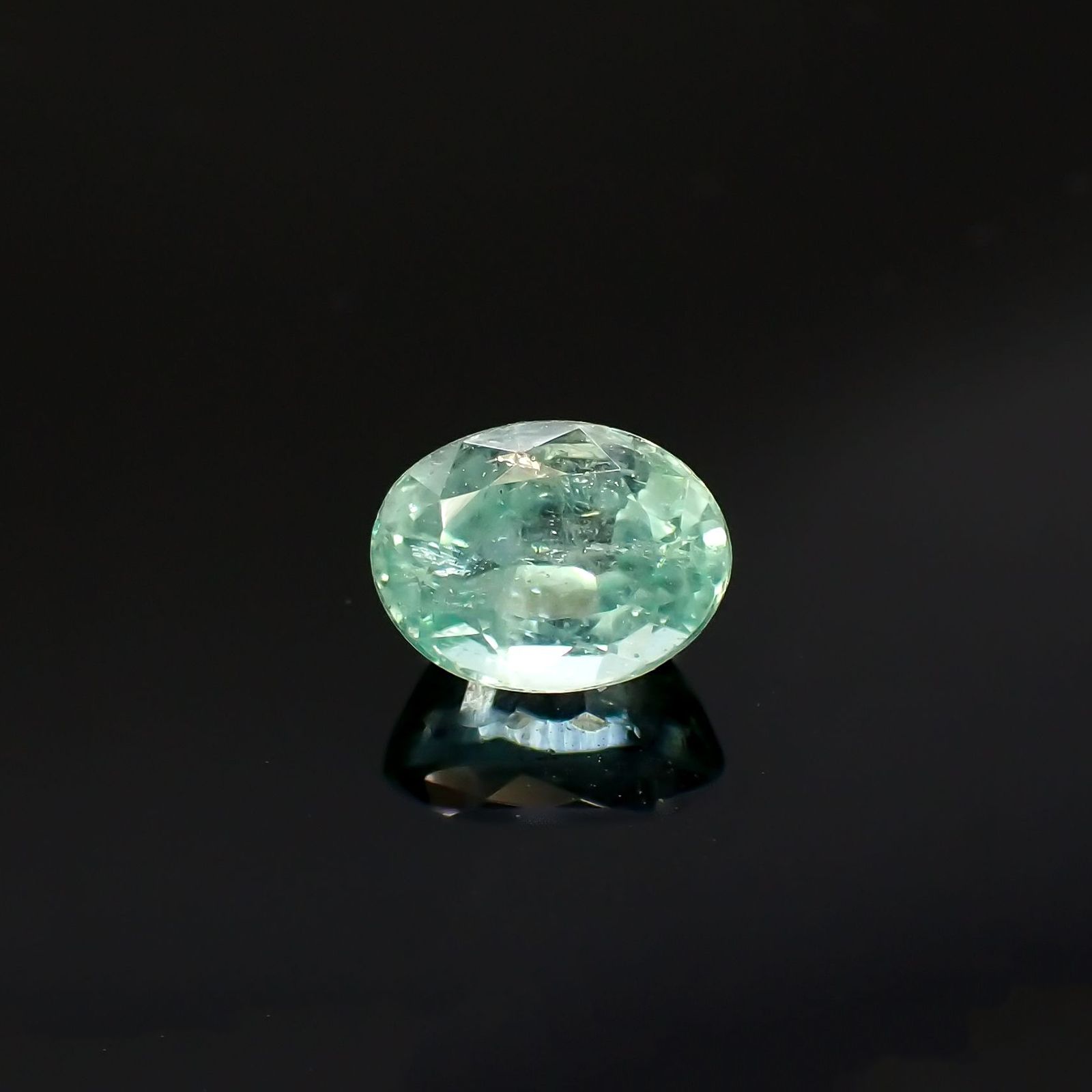 パステルカラーエメラルド コロンビア/ブラジル産 0.53ct [250817232]5.7x4.3mm前後