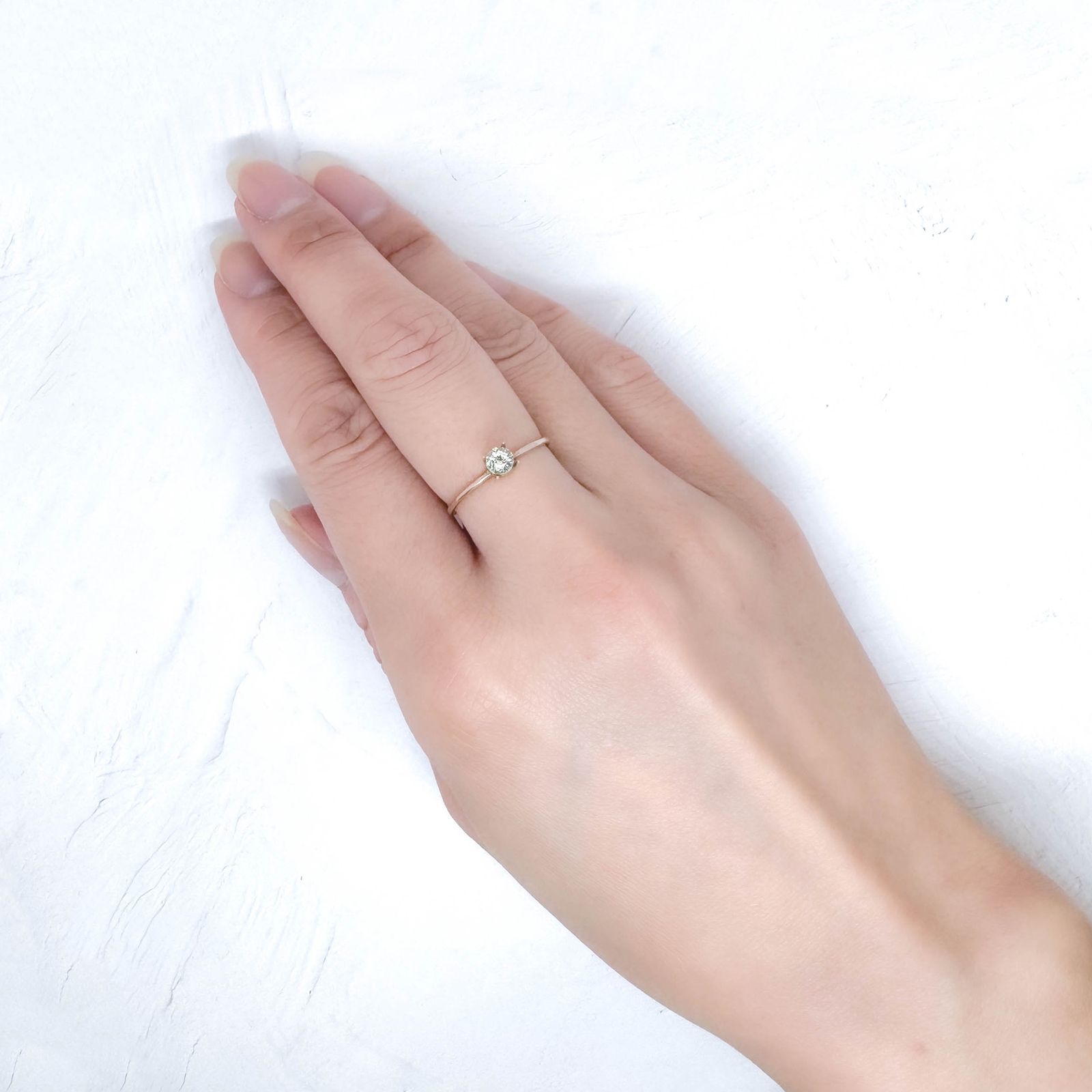 アクロアイト ナイジェリア産 0.25ct / 3.9x3.8mm前後 [251231356]