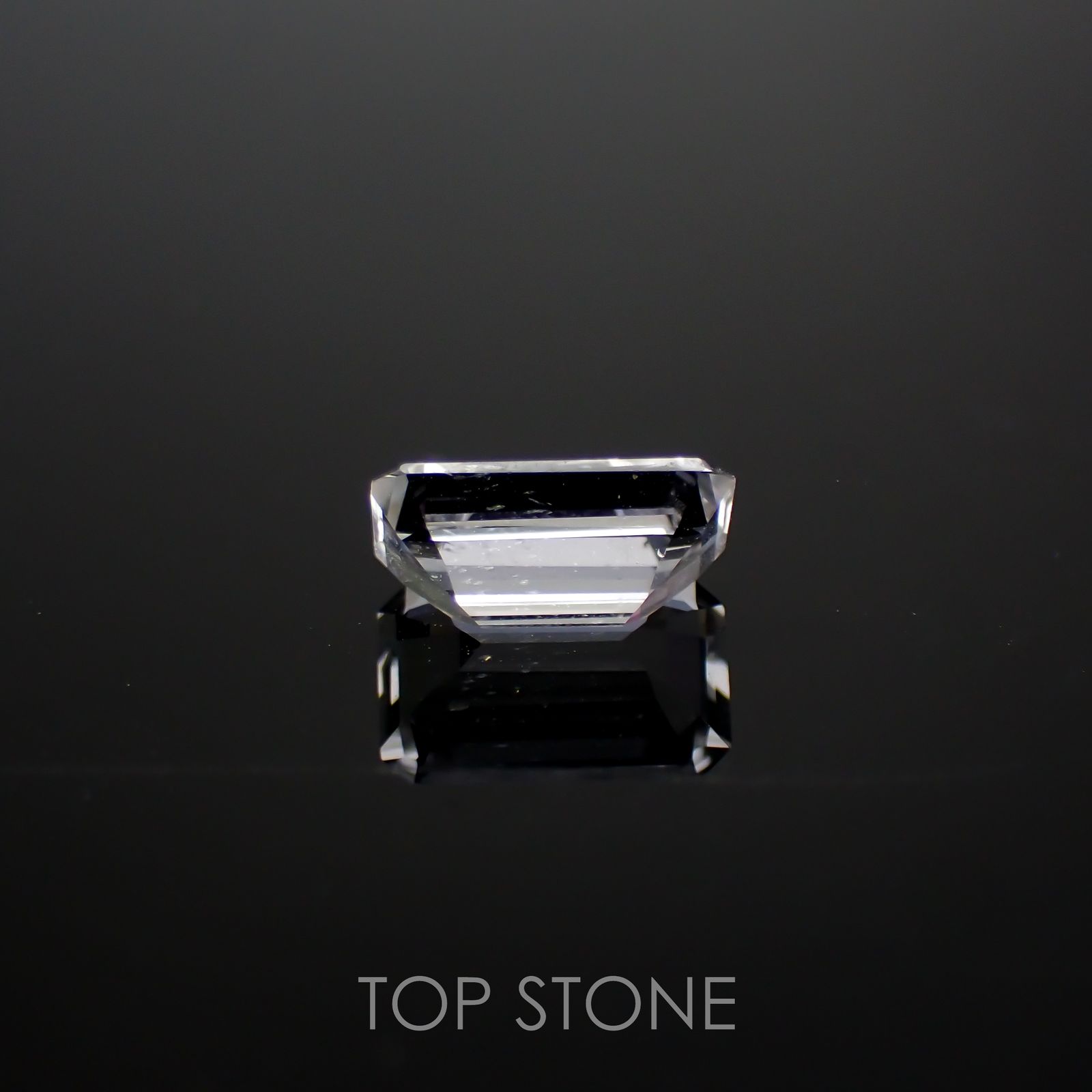 フェナカイト(宝石名フェナカイト)マダガスカル産 1.90ct 識別済[220716960]9.9x5.9mm前後