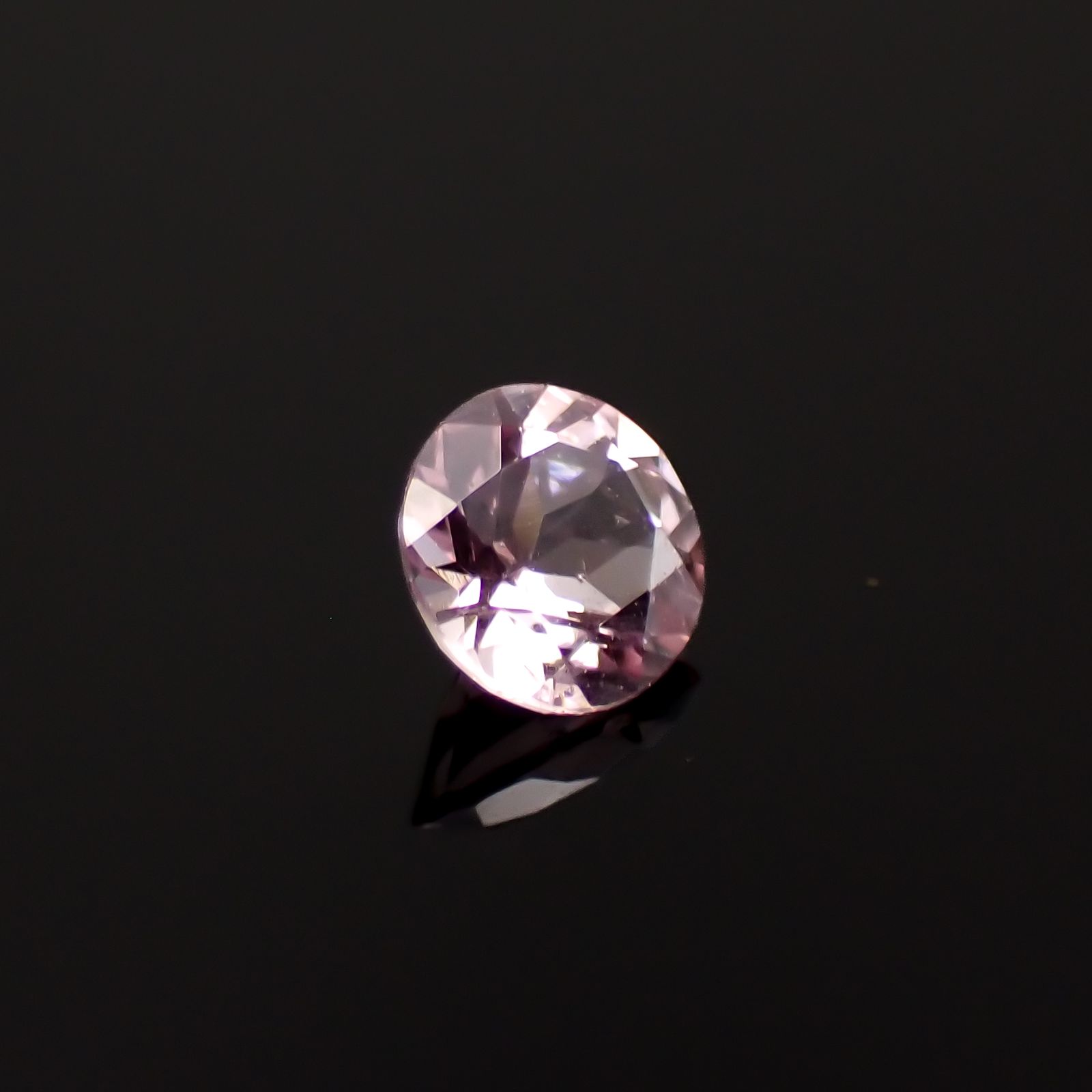 ドラゴンガーネット タンザニア産 0.30ct[230421446]4.1x4.1mm前後