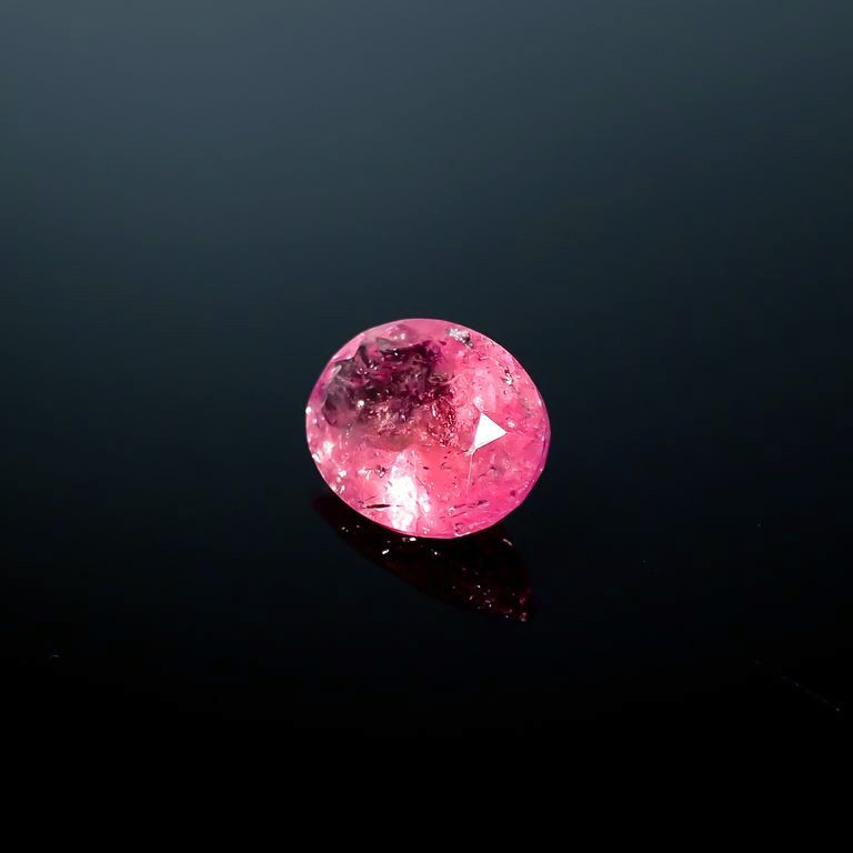 ペツォッタイト(ラズベリル)(宝石名ペツォッタイト)マダガスカル産 4.145ct ソ付(彩珠)[241029299]12.5x9.5mm前後