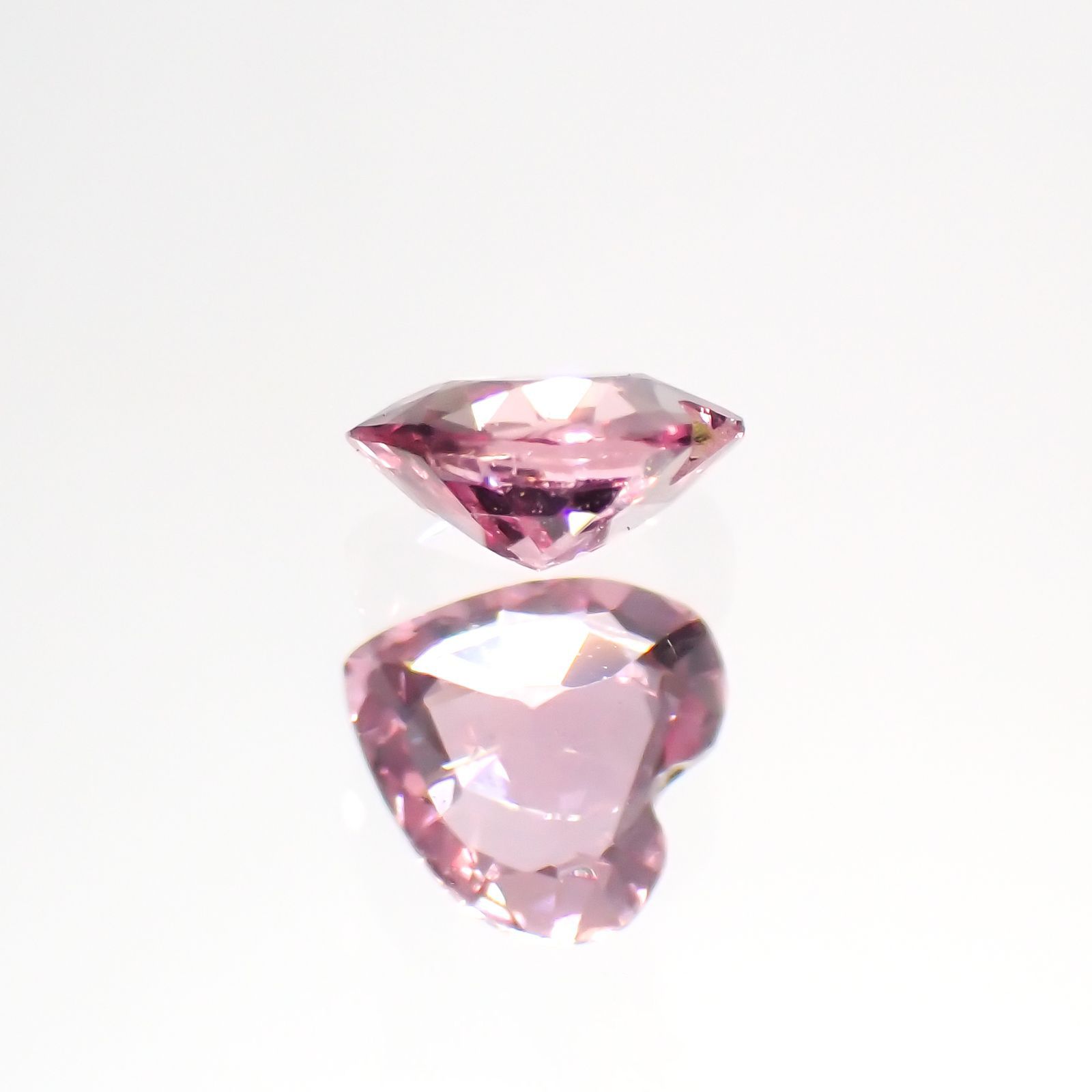 パパラチャサファイア(宝石名サファイア/別名パパラチャ・サファイア)スリランカ産 0.248ct DGL鑑付[220113942]4.05x4.04mm前後