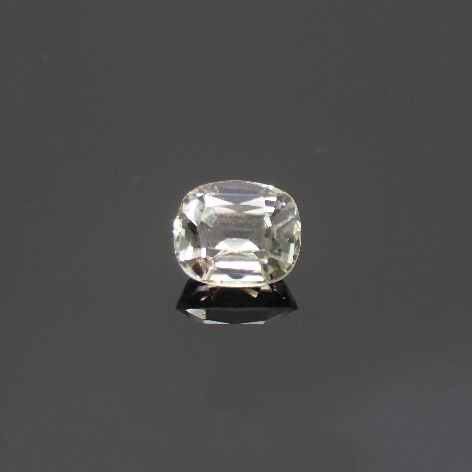 パステルカラートルマリン アフガニスタン産 0.77ct [220114264]5.9x5mm前後