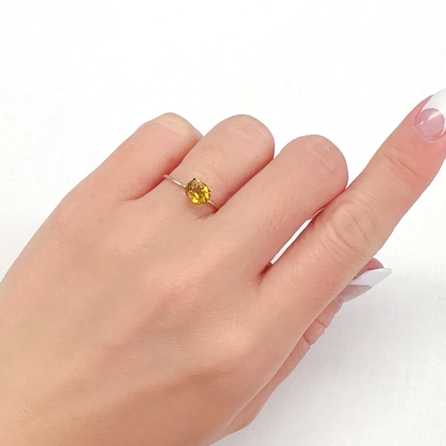 マリガーネット(宝石名グロッシュラー アンドラダイト・ガーネット)マリ共和国産 1.12ct 識別済[231224575]6.6x5.4mm前後