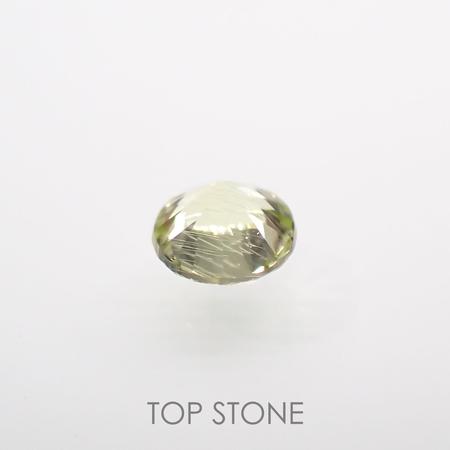 パラサイティックペリドット(宝石名ペリドット)採取地：ロシア 0.032ct 識別済[220616232]1.9x1.9mm前後