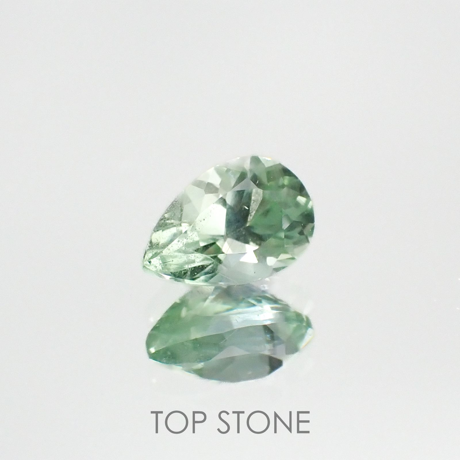 バナジウムコーネルピン(宝石名コーネルピン)タンザニア・タンガ州産 1.02ct 識別済[220716902]7.6x5.1mm前後