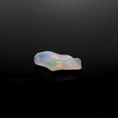 ◇バロック型◇エチオピアオパール(宝石名オパール) エチオピア産 識別済 2.94ct / 16.3x7.8mm前後 [260111397]