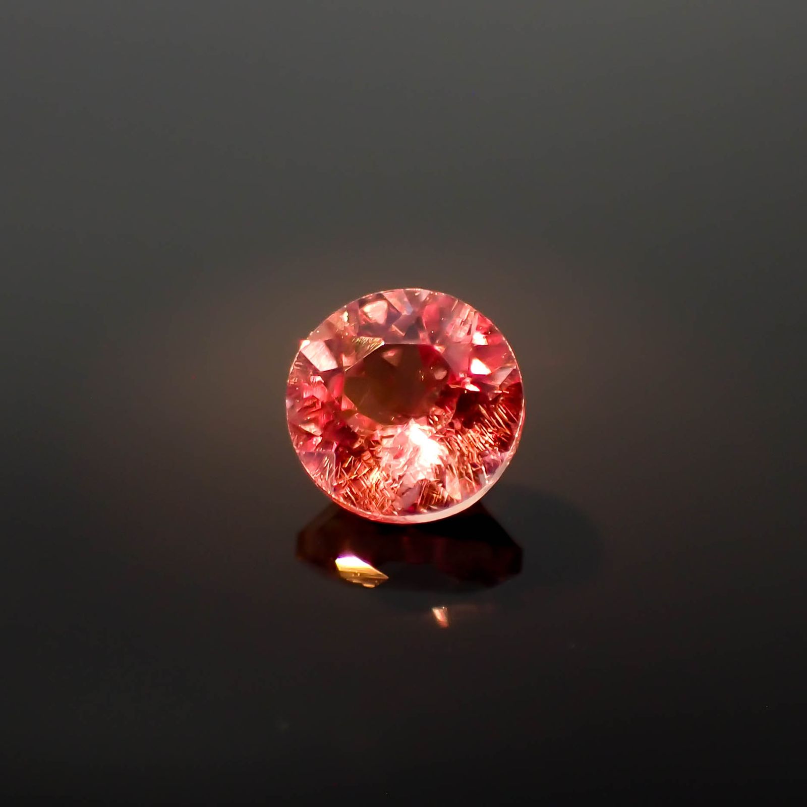 ドラゴンガーネット タンザニア産 0.49ct[240427289]4.5x4.5mm前後