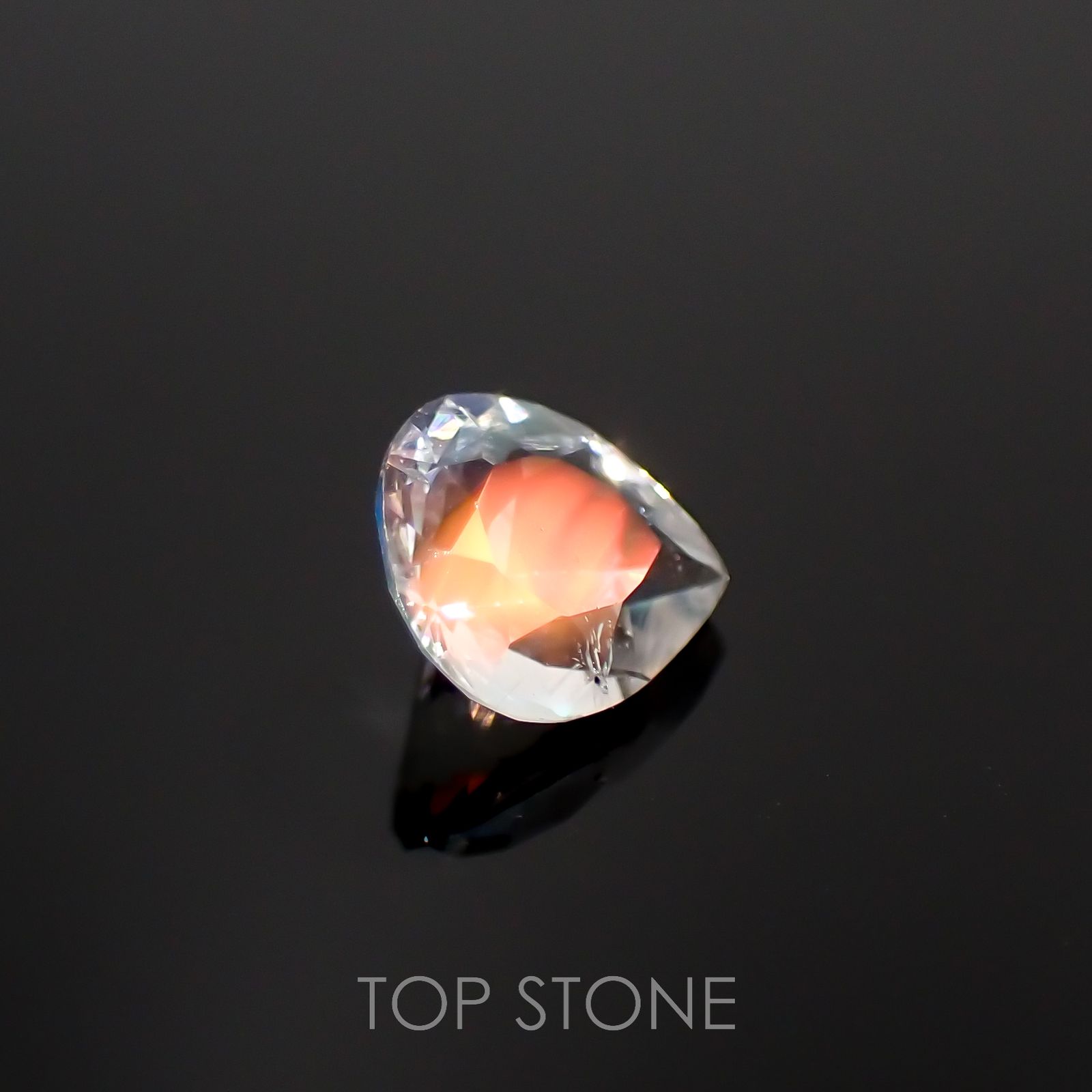 レインボームーンストーン(宝石名ラブラドライト)マダガスカル産 0.44ct 識別済[221119180]5.7x5mm前後