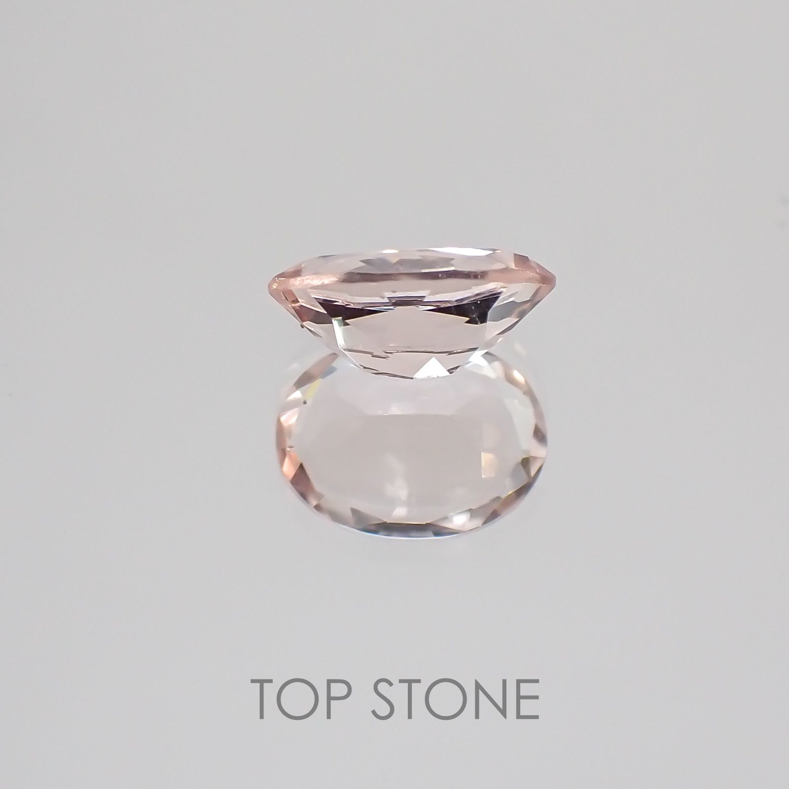 モルガナイト ナイジェリア産 ルース 0.89ct[20129094]7.5×6.1mm前後