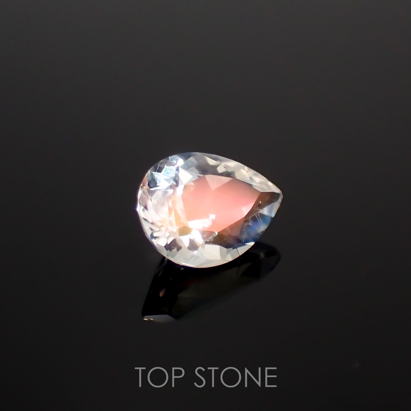 レインボームーンストーン(宝石名ラブラドライト)マダガスカル産 0.54ct 識別済[221119178]6.8x5mm前後