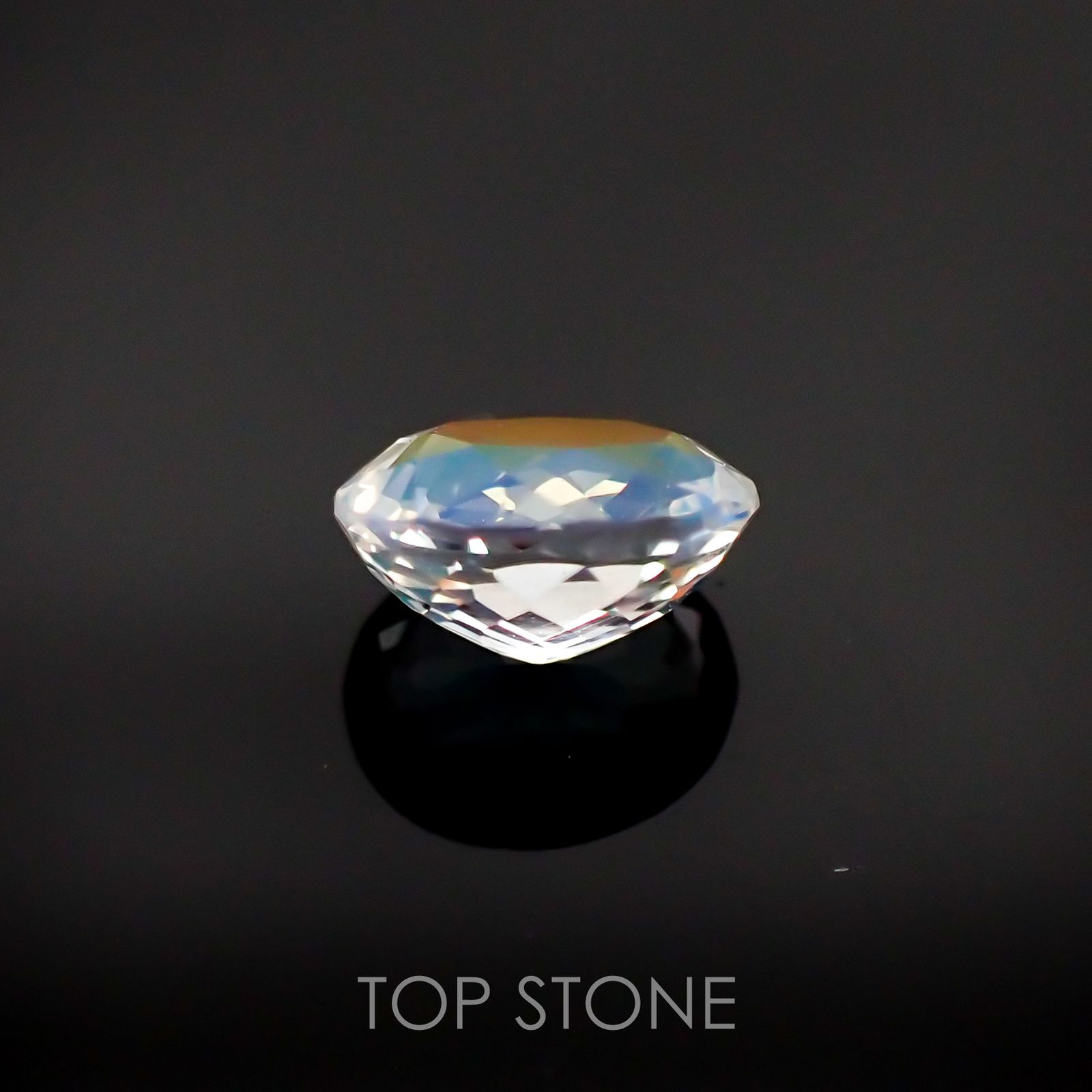 レインボームーンストーン(アンデシンラブラドライト) マダガスカル産 ルース 1.14ct[210611257]7.6×6.1mm前後