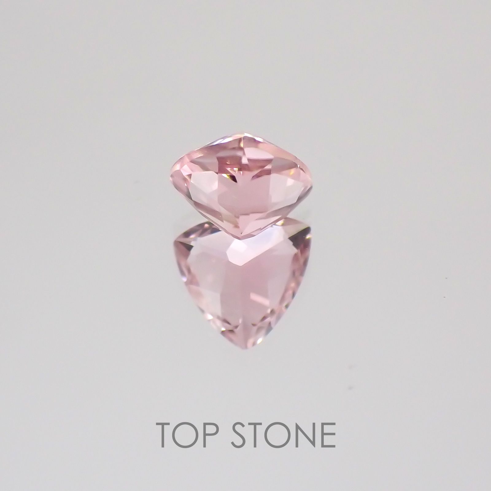 ピンクトルマリン(宝石名ピンク・トルマリン) ナイジェリア産 0.944ct ソ付(彩珠)[20129060]6.5×6.3mm前後