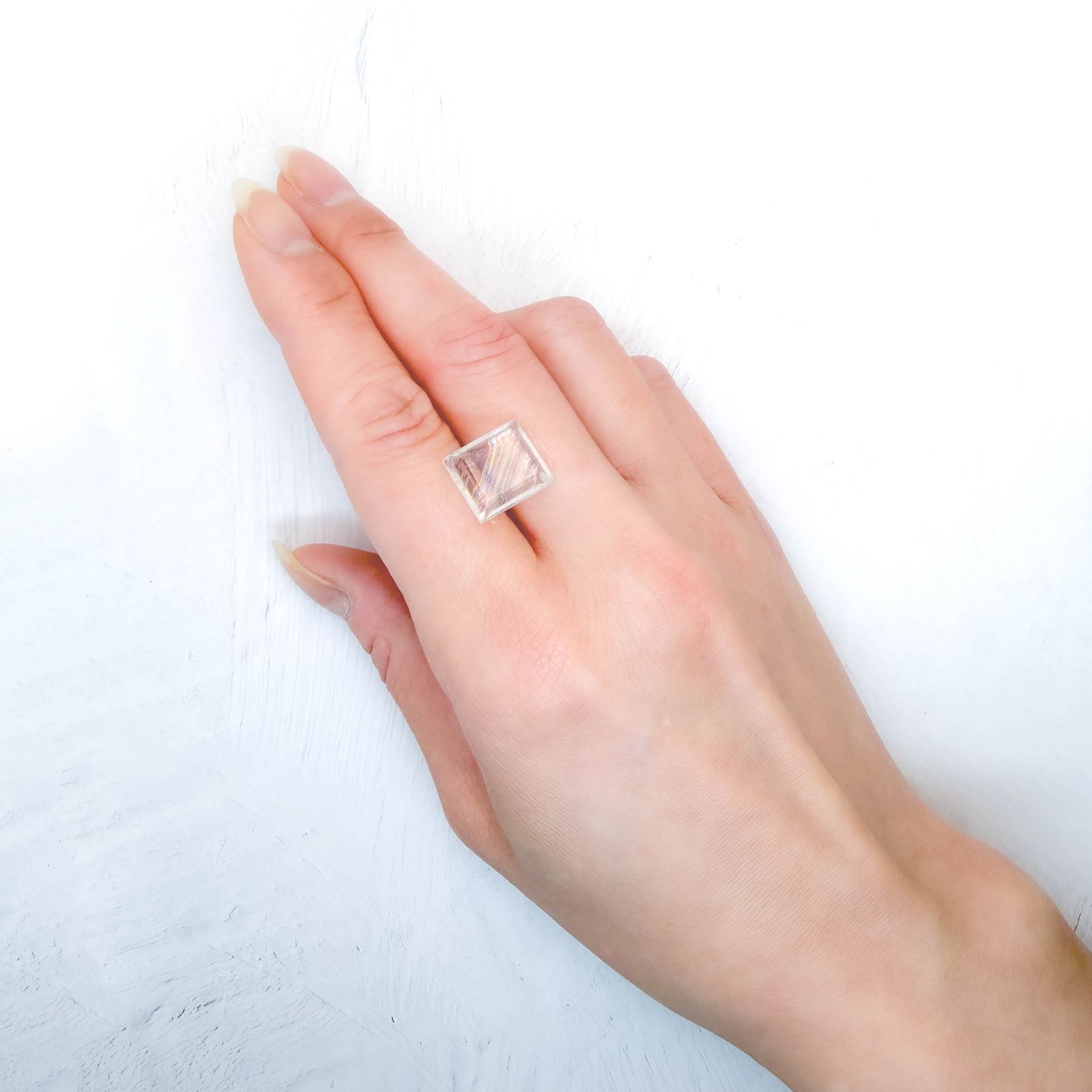 ◇リバーシブル◇マラウイムーンストーン マラウイ共和国産 7.31ct / 12.8x11.4mm前後 [260331821]