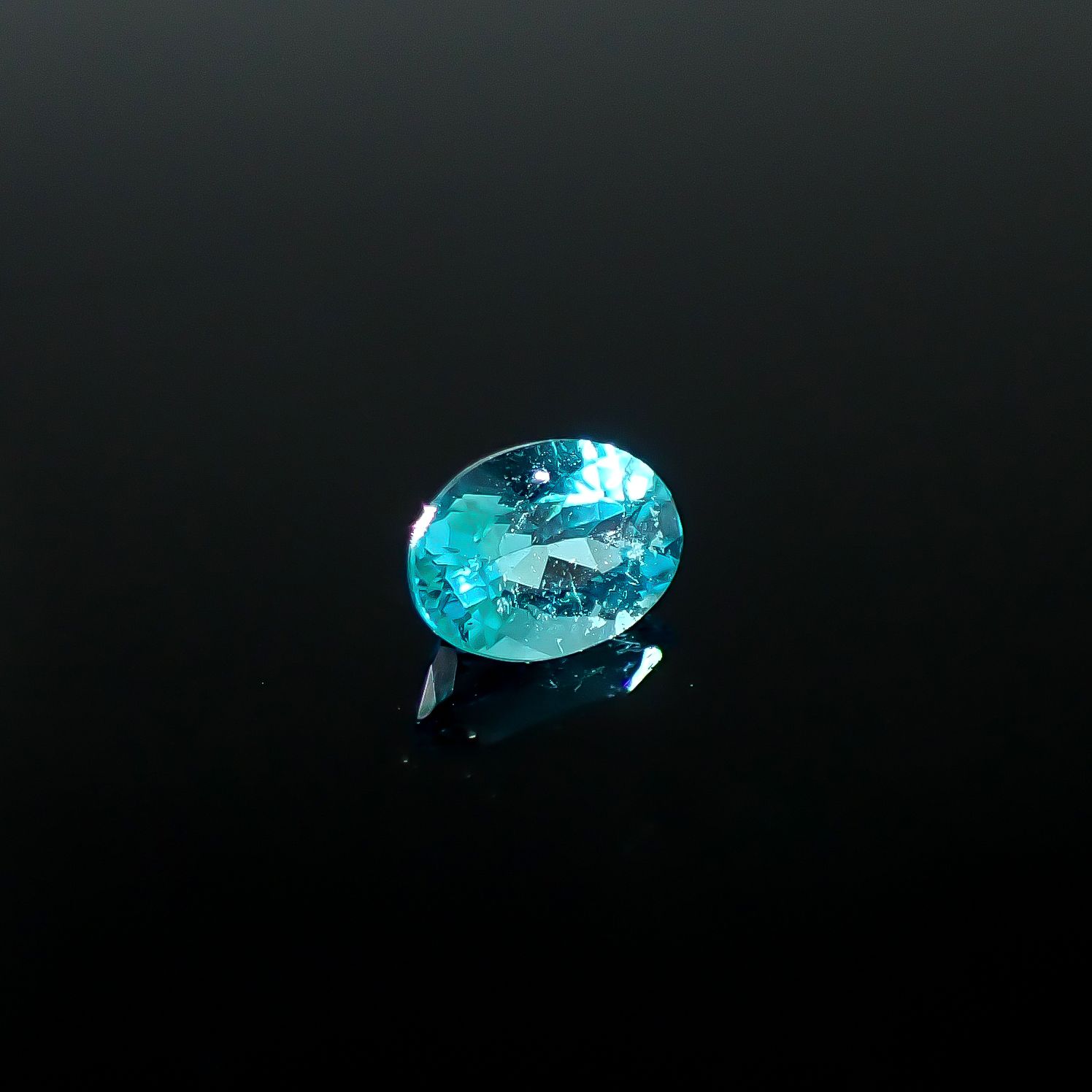 パライバトルマリン(宝石名トルマリン/別名パライバ・トルマリン)ブラジル・キントス鉱山産 GIA鑑付 0.29ct / 4.98x3.53mm前後 [251031353]