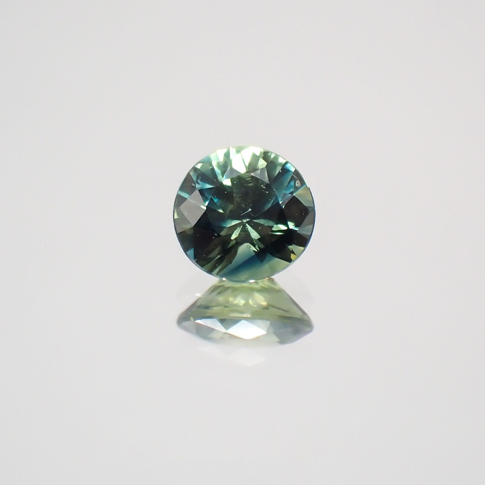 モンタナサファイア アメリカ産 ルース 0.33ct[210410614]4.2×4.2mm前後