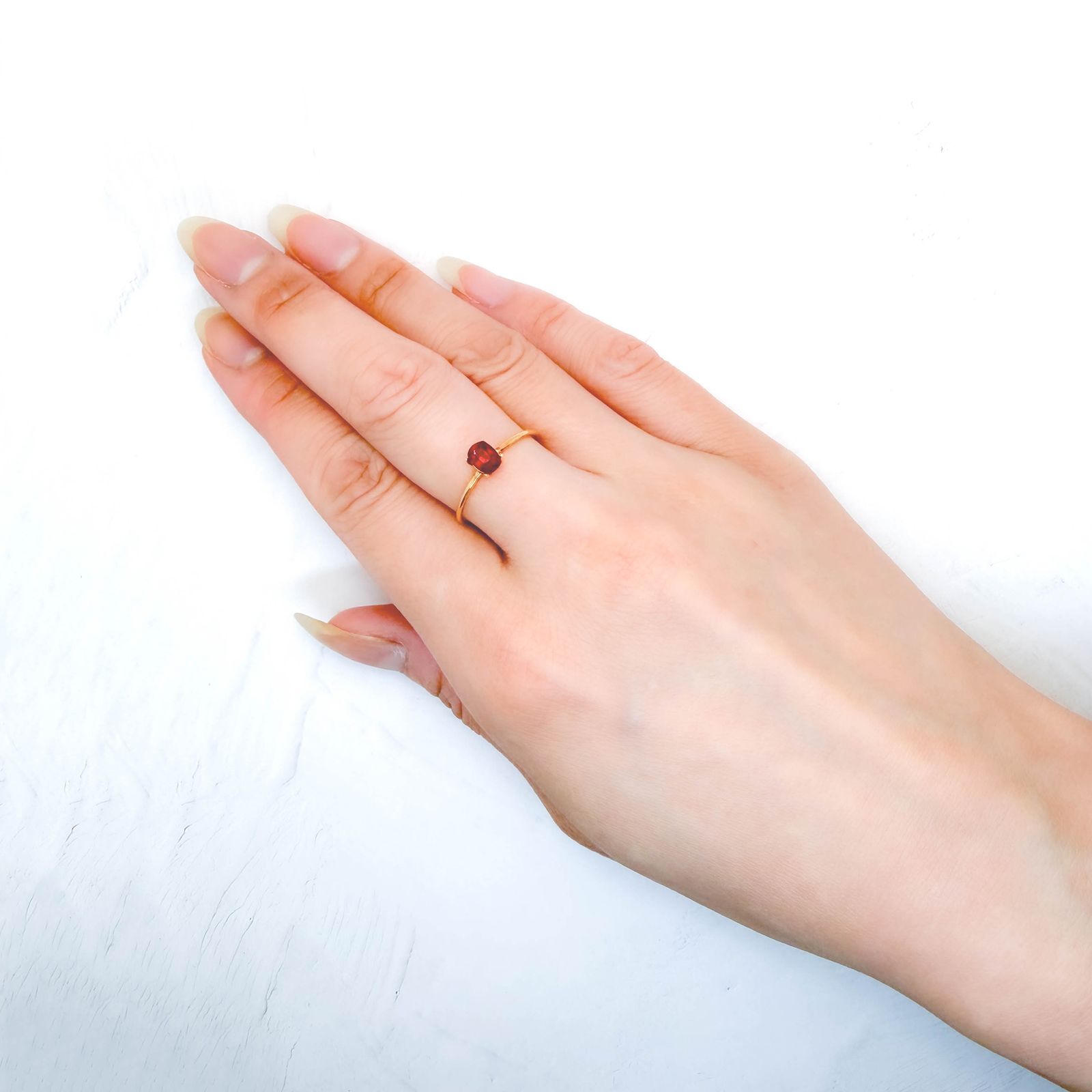 ジェダイスピネル(宝石名スピネル/別名ジェダイスピネル)ビルマ産 GUILD鑑付 0.60ct / 5.33x3.94mm前後 [260732539]