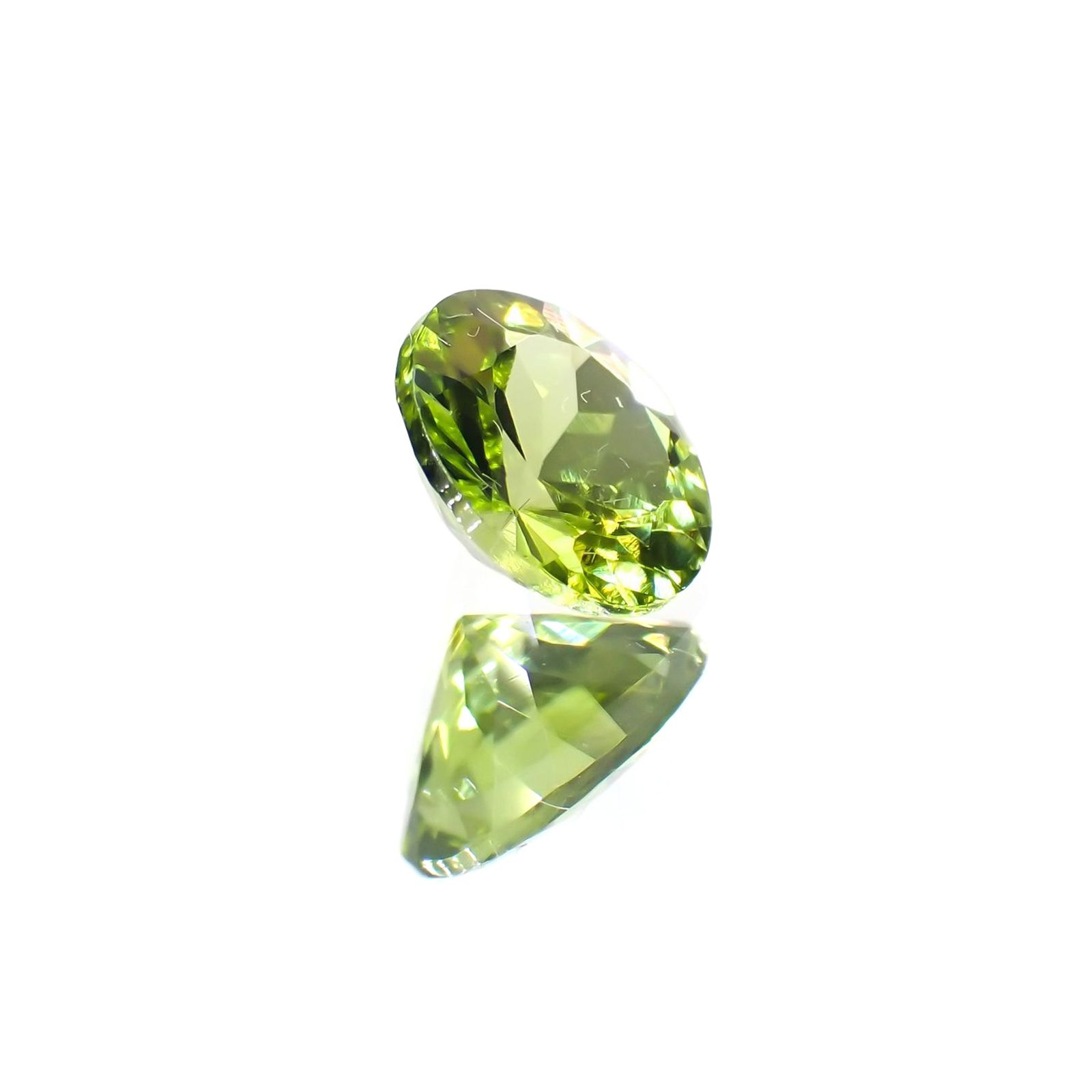 ペリドット(宝石名ペリドット) パキスタン産 識別済 1.10ct / 6.8x6.8mm前後 [211013090]