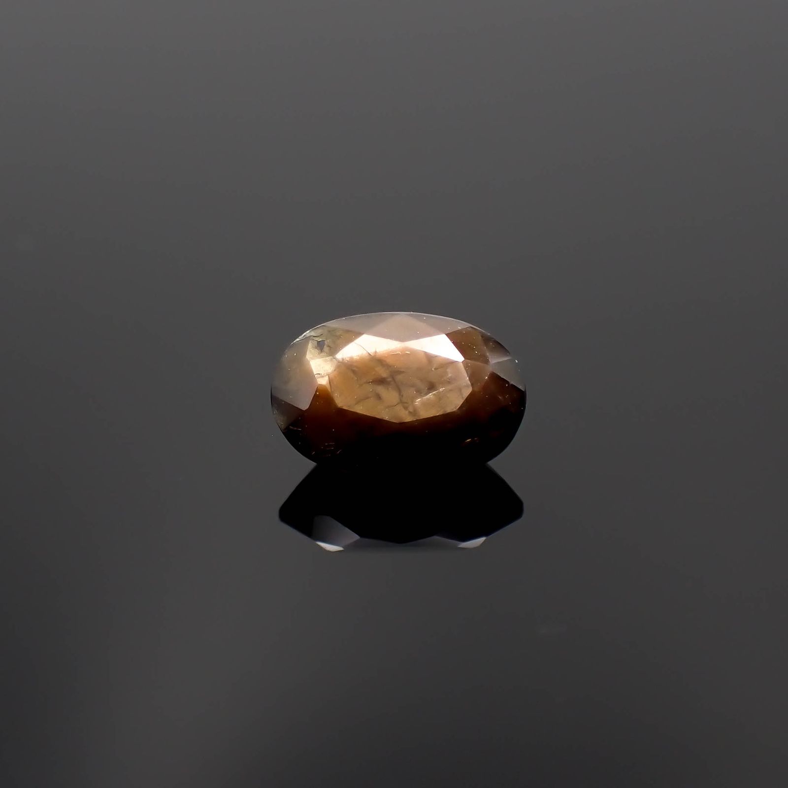ゴールドシーンサファイア非加熱 ケニア産 1.64ct[230321325]8.1x5.3mm前後