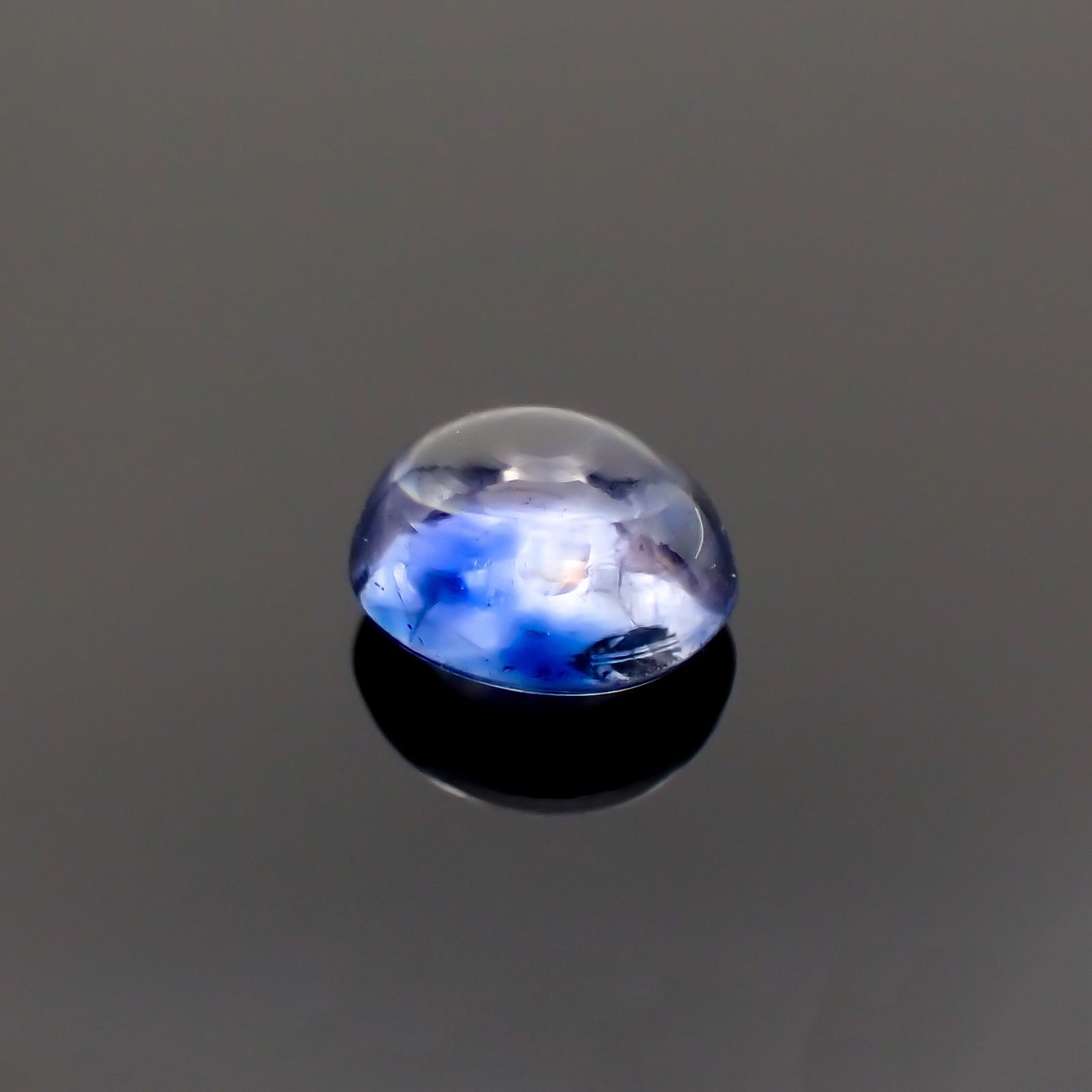 サファイア(宝石名ブルー・サファイア)スリランカ/マダガスカル産 0.57ct 識別済[220918156]4.7x4.2mm前後