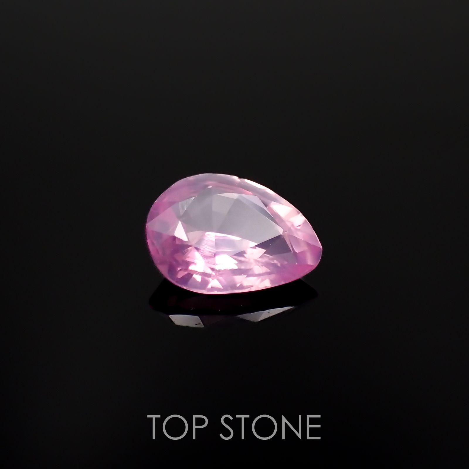 シルキーピンクサファイア 非加熱 ベトナム産 0.69ct[221219205]6.5x4.9mm前後