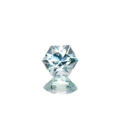 ◇ヘキサゴンカット◇アイスブルージルコン(宝石名ジルコン)カンボジア産 0.84ct 識別済[220717166]4.9x4.8mm前後