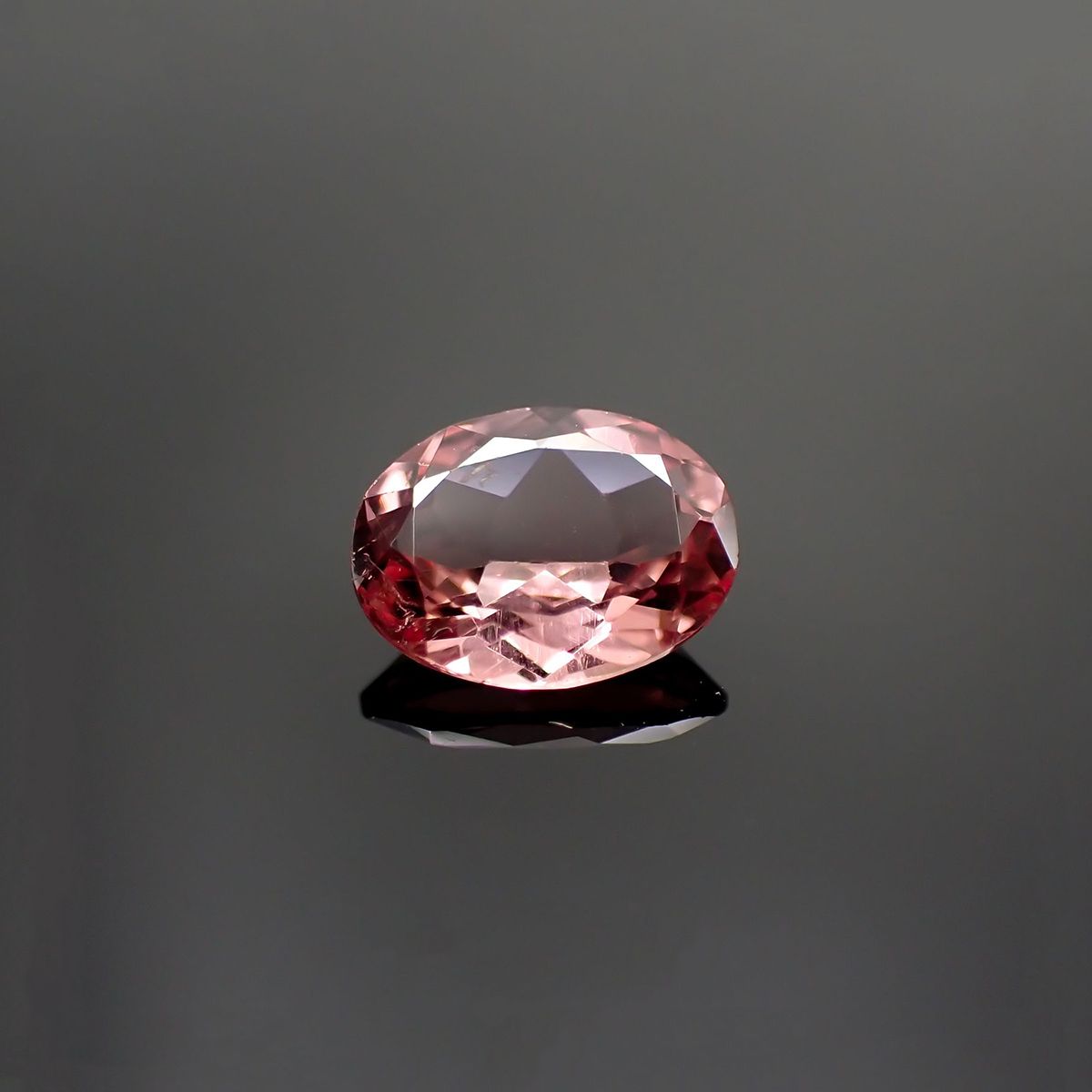 ピンクアパタイト(宝石名アパタイト) ブラジル産 0.93ct 識別済[240213006]7.5×5.7mm前後