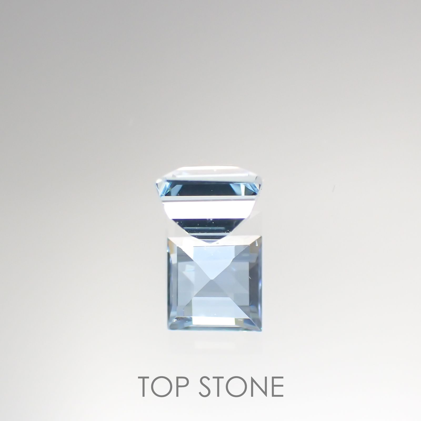 アクアマリン サンタマリアカラー(宝石名アクアマリン) モザンビーク産 0.73ct 識別済[210812596]5×5mm前後