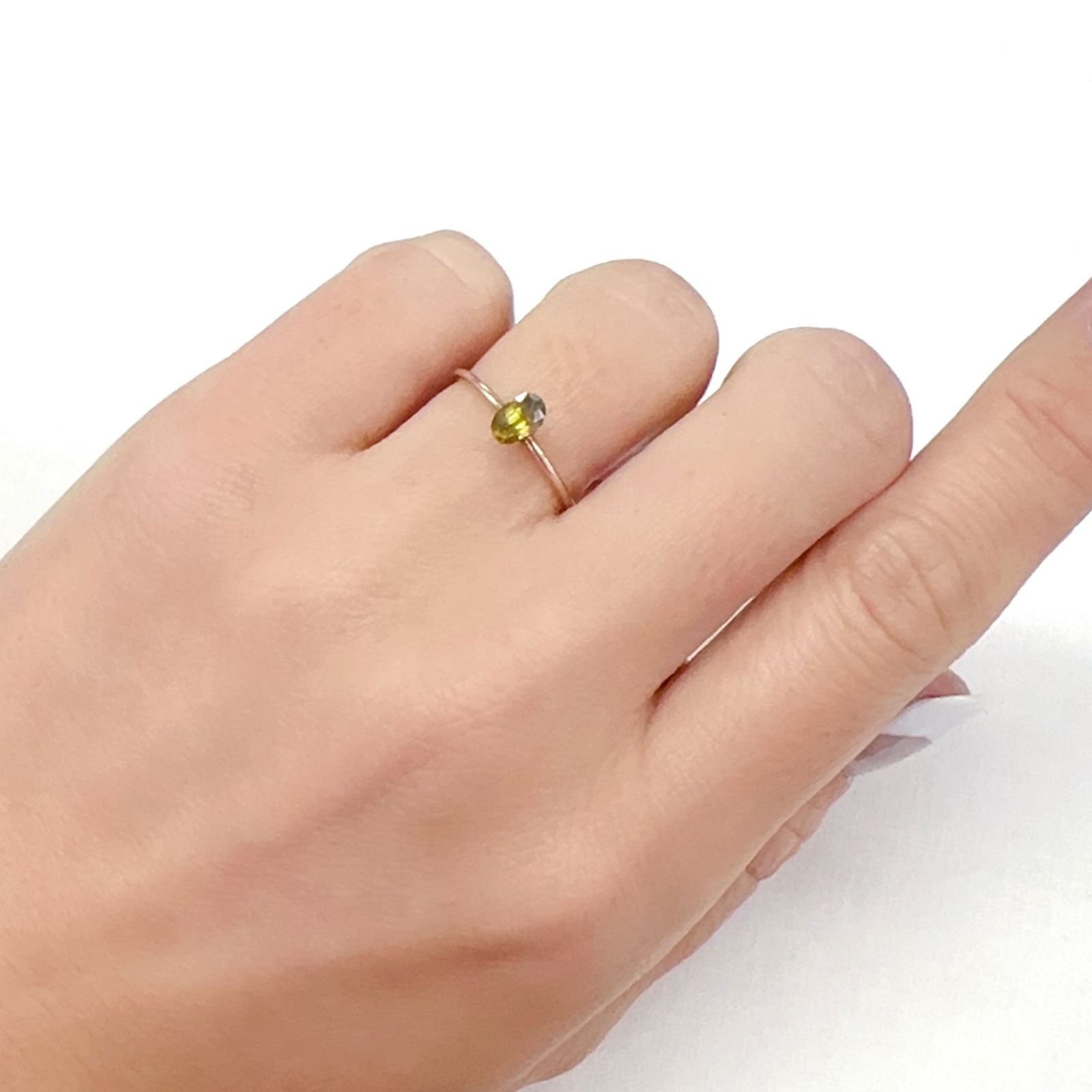 カラーチェンジスフェーン パキスタン産 0.47ct[231224739]5.7x3.5mm前後