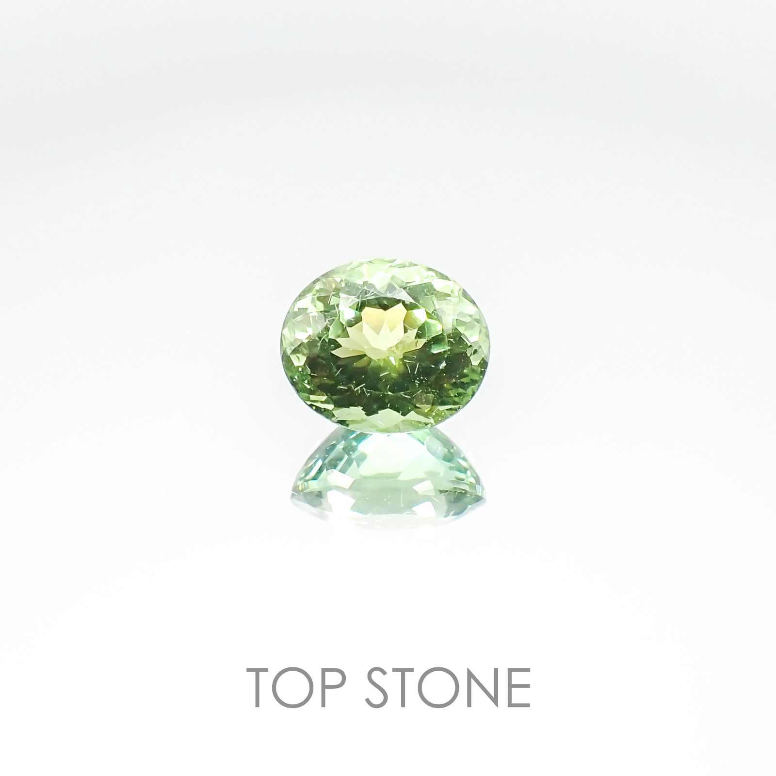 グリーンアパタイト(宝石名アパタイト) マダガスカル産 1.83ct 識別済[20106877]7.8×6.5mm前後