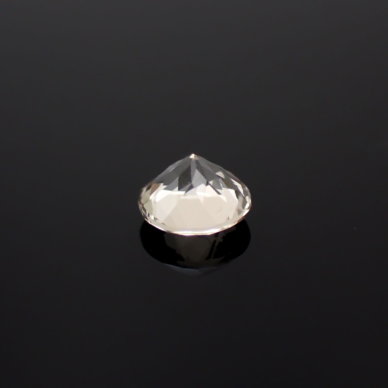含バリウム・サニディン(宝石名サニディン)ドイツ産 0.61ct 識別済[231224968]5.6x5.6mm前後