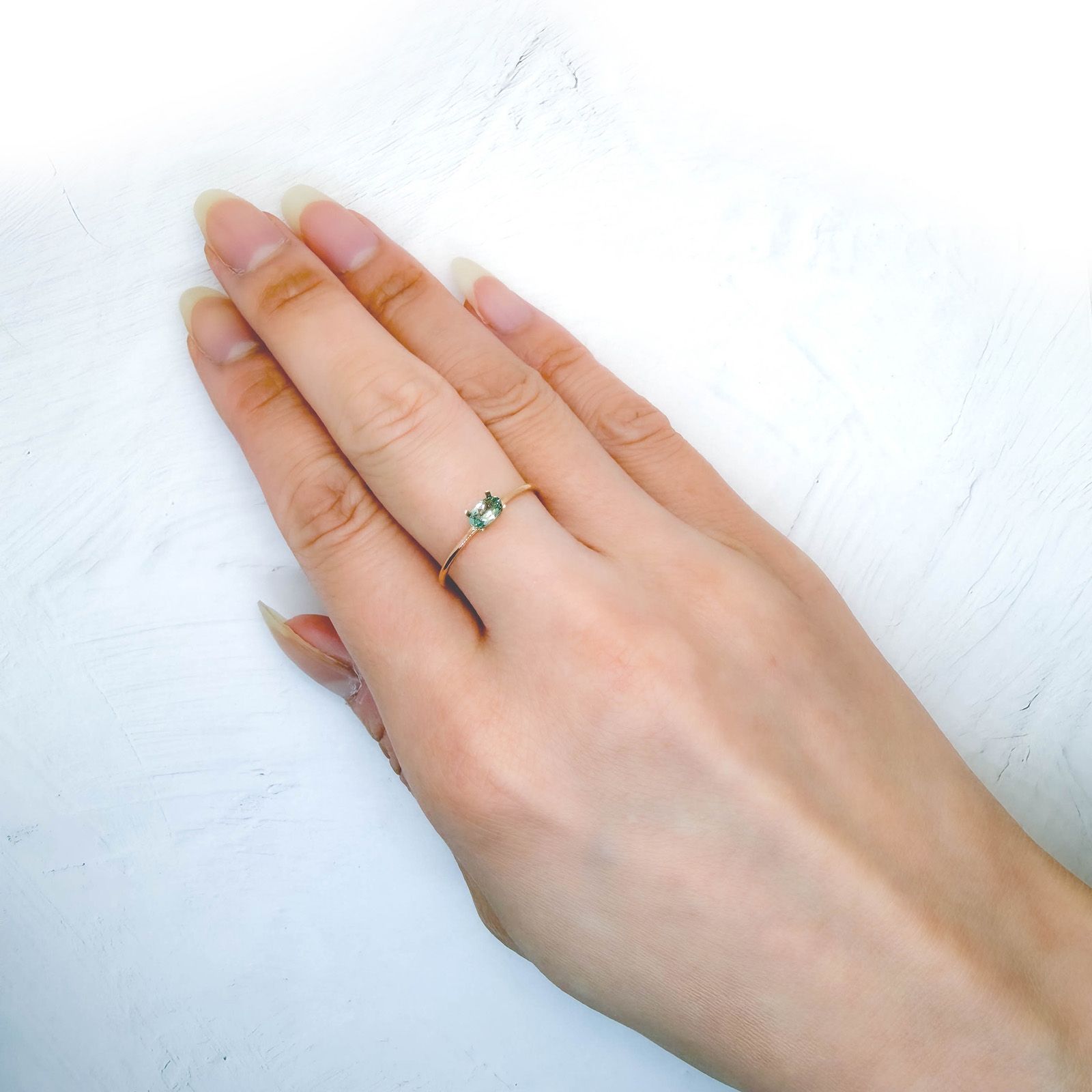 グリーンゾイサイト(宝石名ゾイサイト)タンザニア産 識別済 0.25ct / 5x3.2mm前後 [260932855]