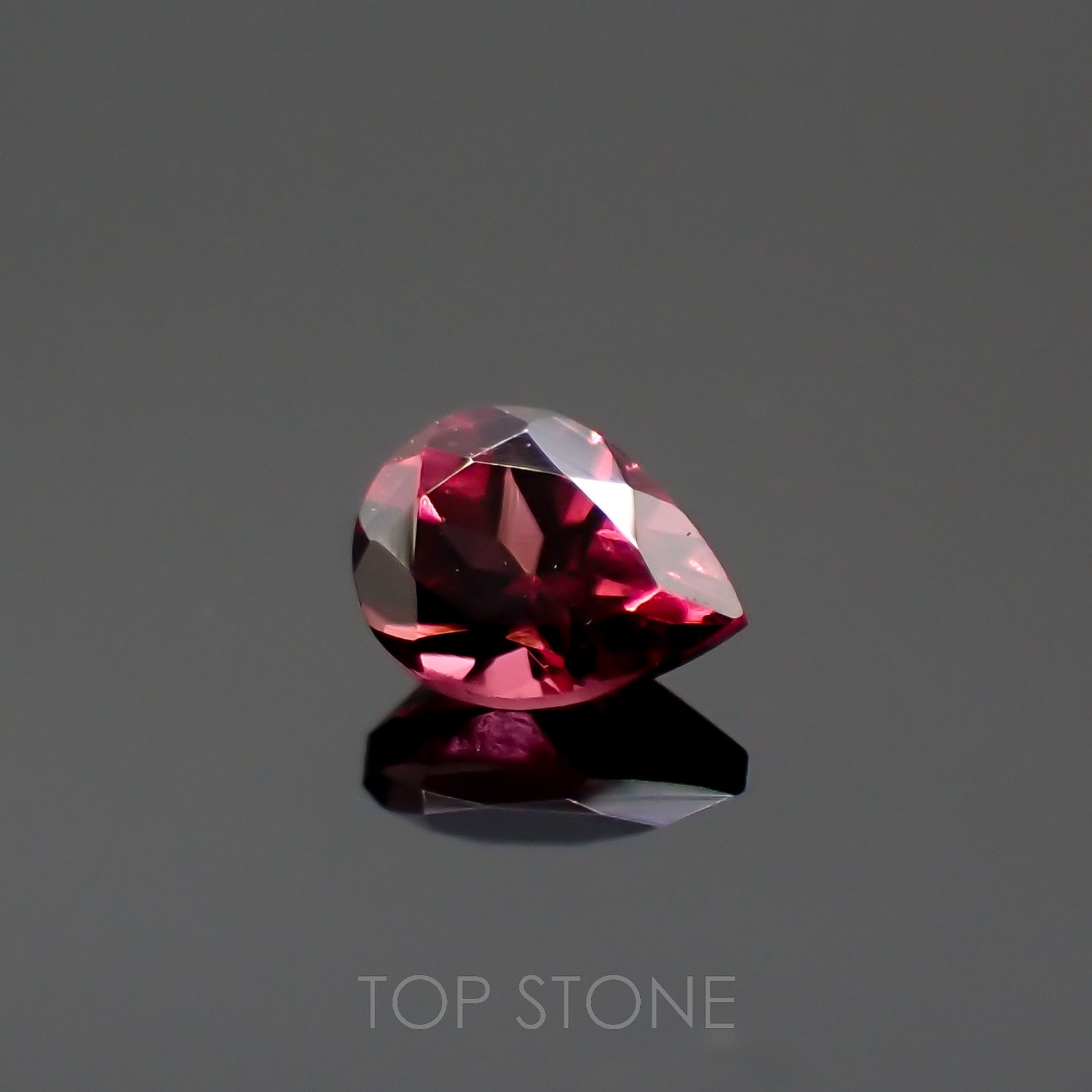 レッドスピネル タンザニア産 0.20ct[221018297]4x3mm前後
