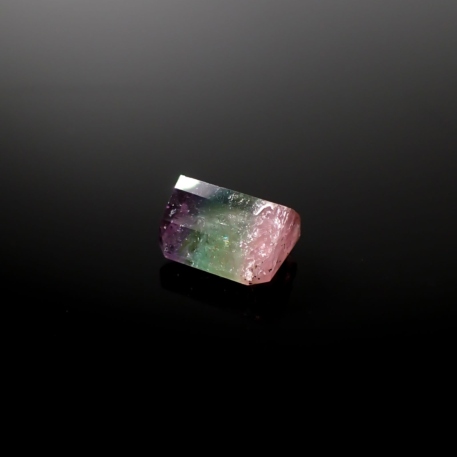 パーティカラートルマリン アフガニスタン産 4.59ct [241029398]9.7x8.4mm前後