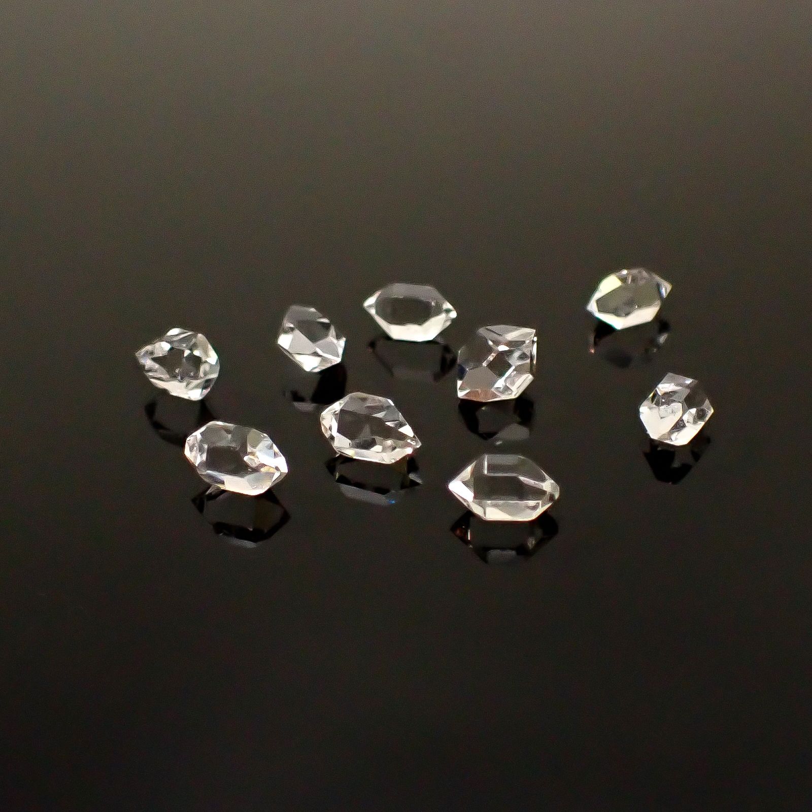 ◇メレセット◇ハーキマーダイヤモンド 原石 アメリカ・ニューヨーク州産 1.75ct / 3.8-4.6x2.1-3.3mm前後 [260231696]